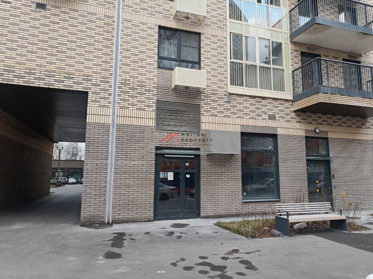 Продажа торгового помещения в новом доме