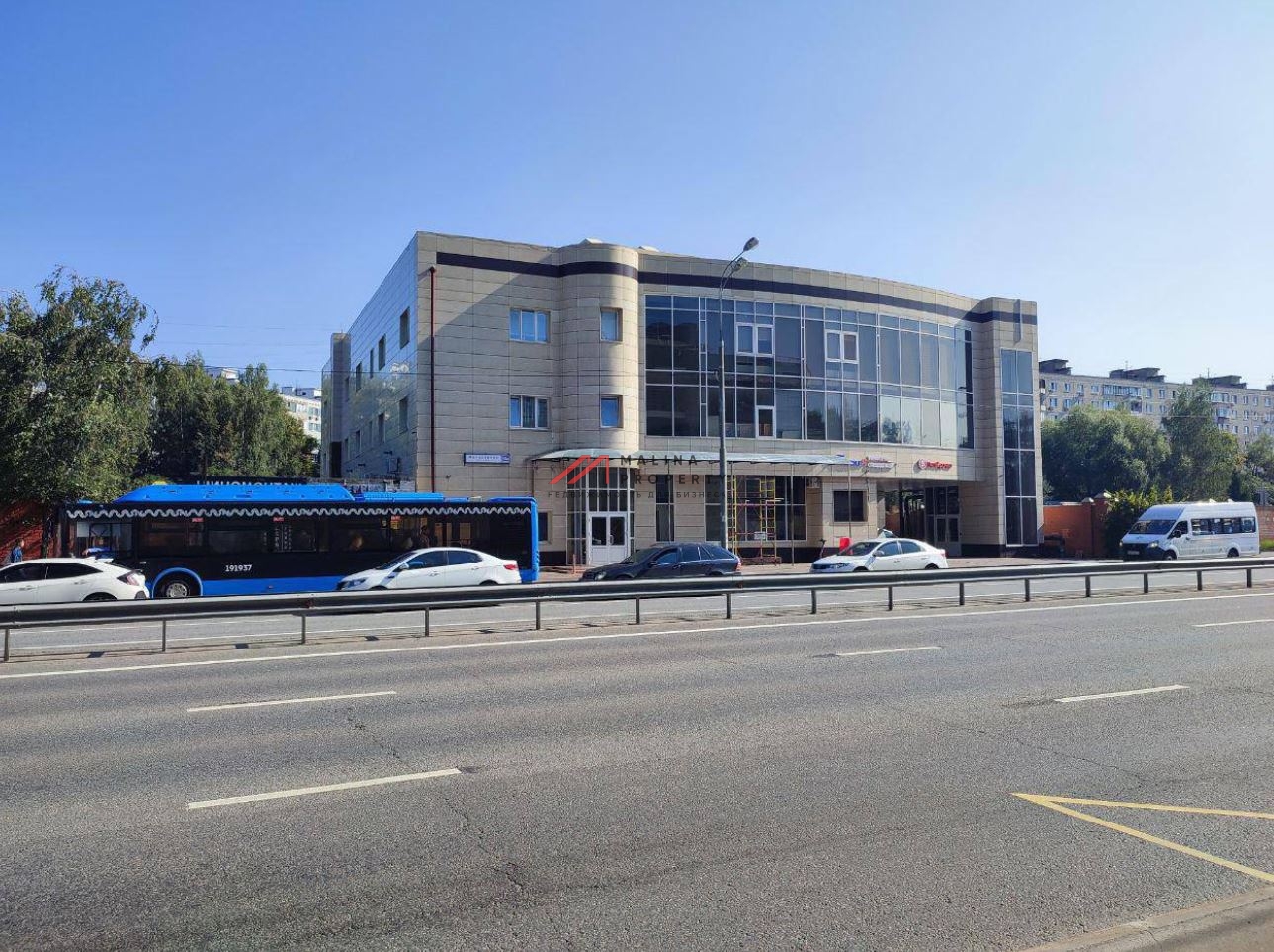 Продажа торгового здания с арендаторами в г. Химки