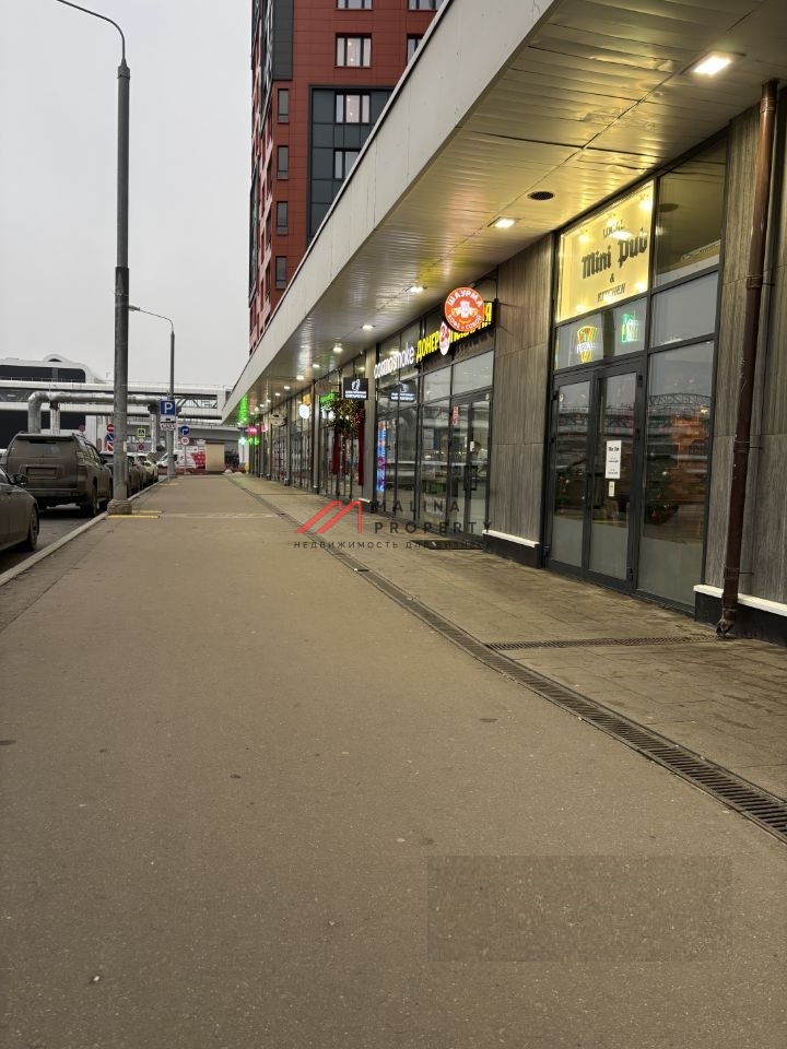 Продажа торгового помещения в ЖК "Парк Легенд" 