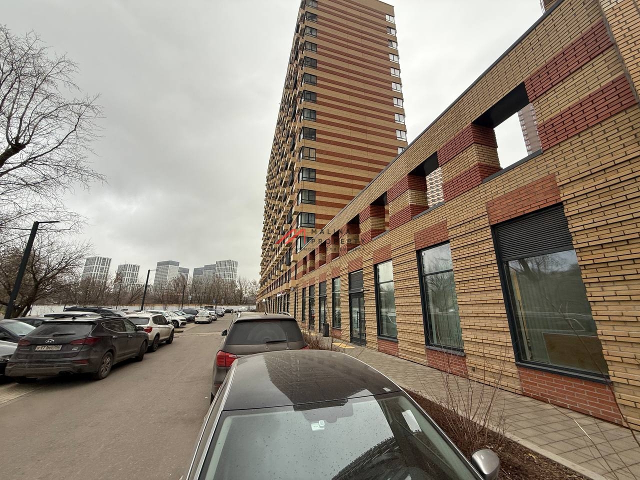 Продажа  помещения  в ЖК "Матвеевский парк"