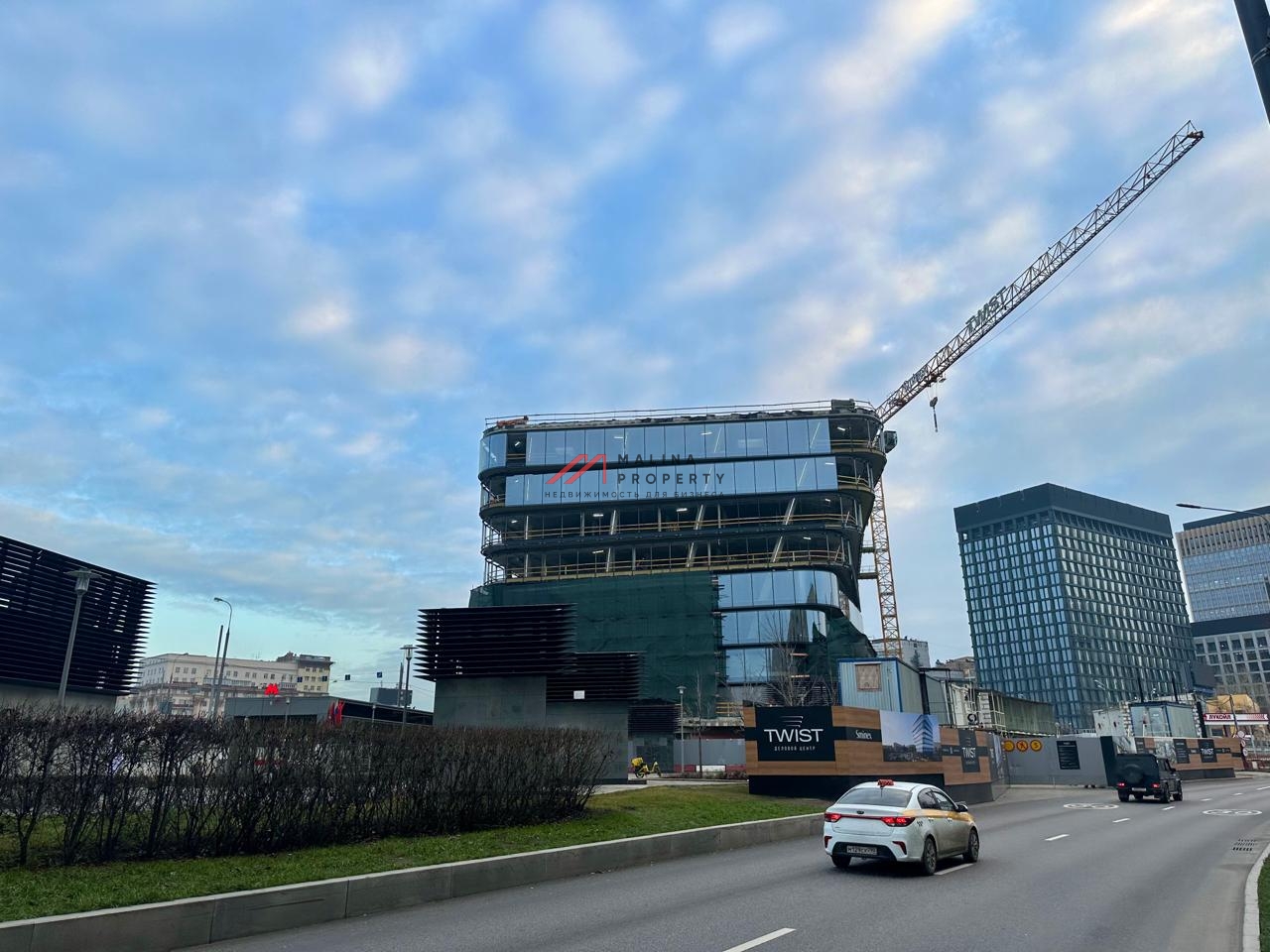 Продажа торгового помещения в бизнес центре Twist