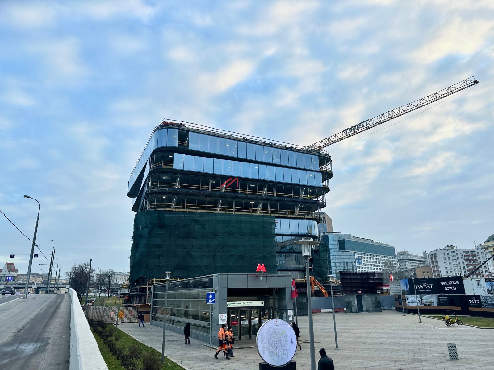 Продажа торгового помещения в бизнес центре Twist