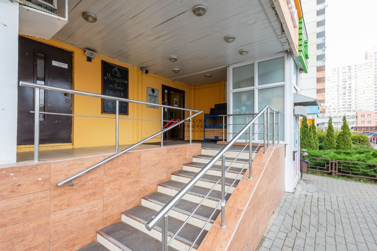 Продажа торгового помещения с арендатором в Мытищах 