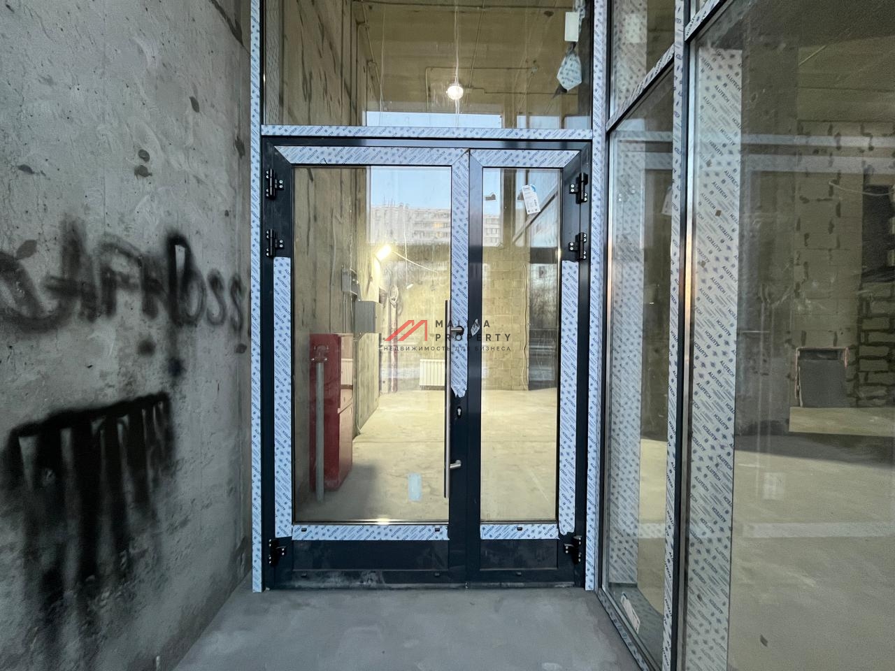 Продажа торгового помещения в новом доме 