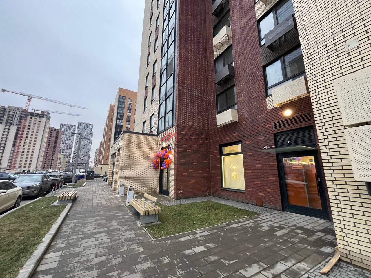 Продажа помещения с арендатором "Дикси" 