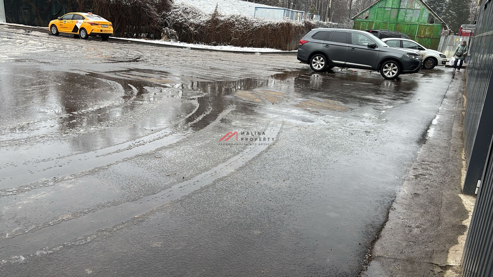 Продажа здания с арендатором Чижик в Москве 