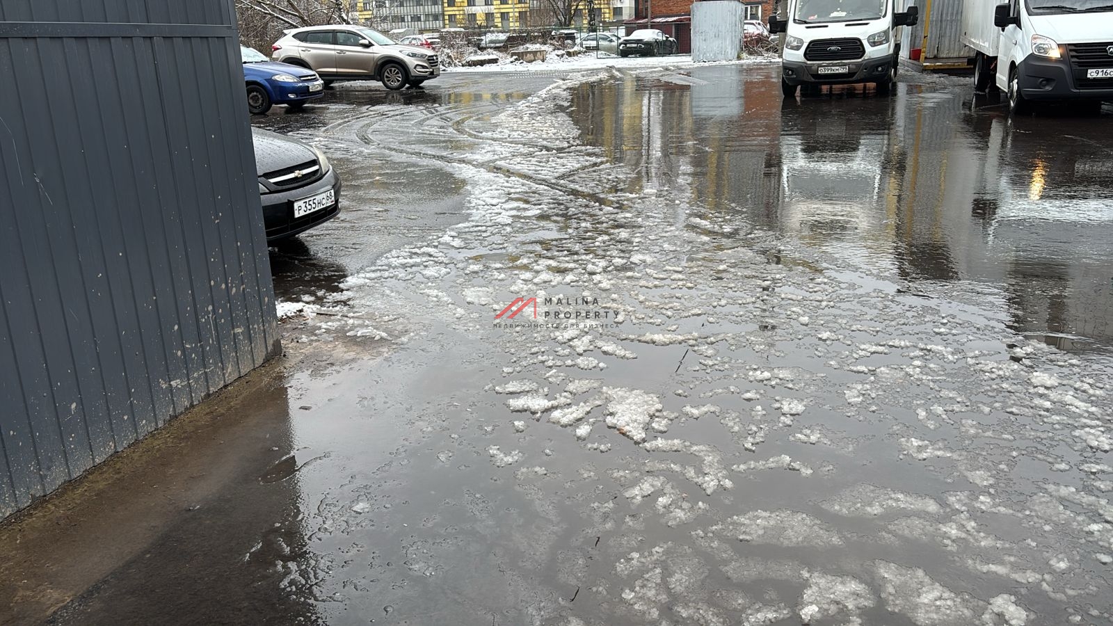 Продажа здания с арендатором Чижик в Москве 