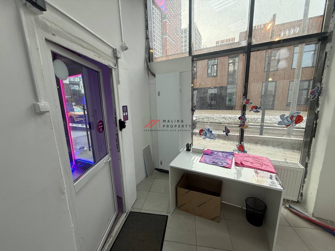 Продажа торгового помещения в ЖК "Спутник"