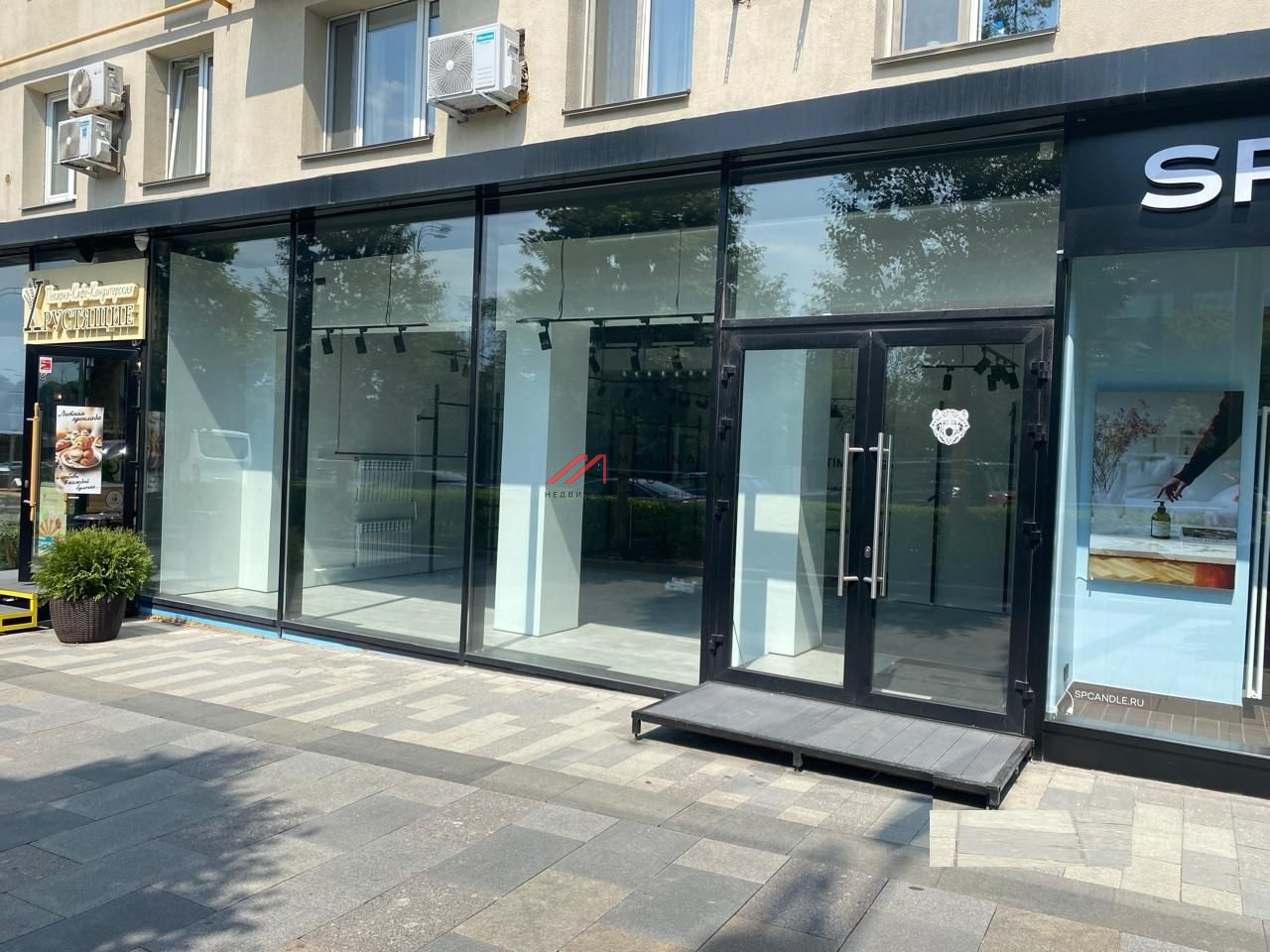 Аренда торгового помещения у метро Октябрьская 