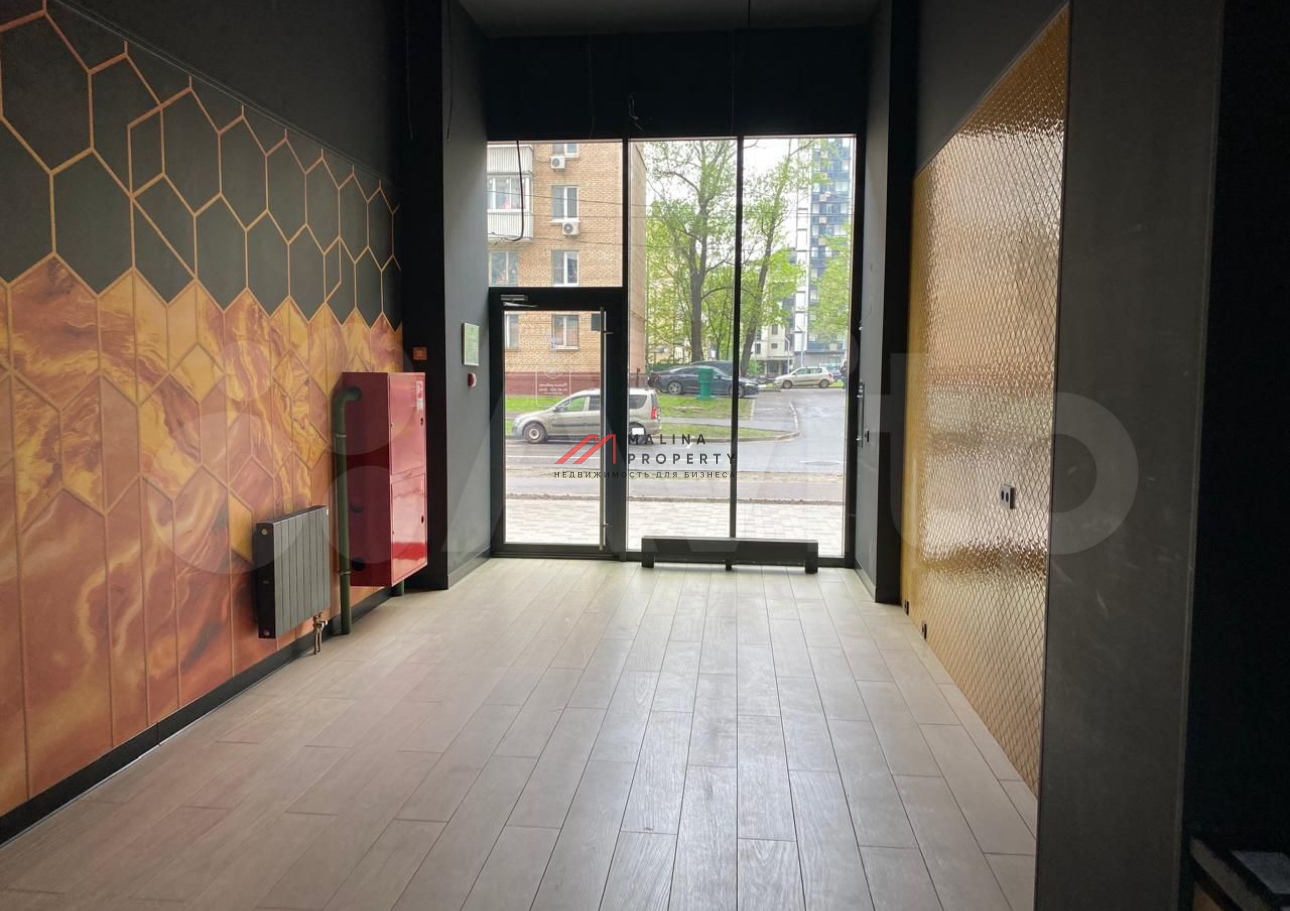 Продажа помещения с арендатором Строительный магазин