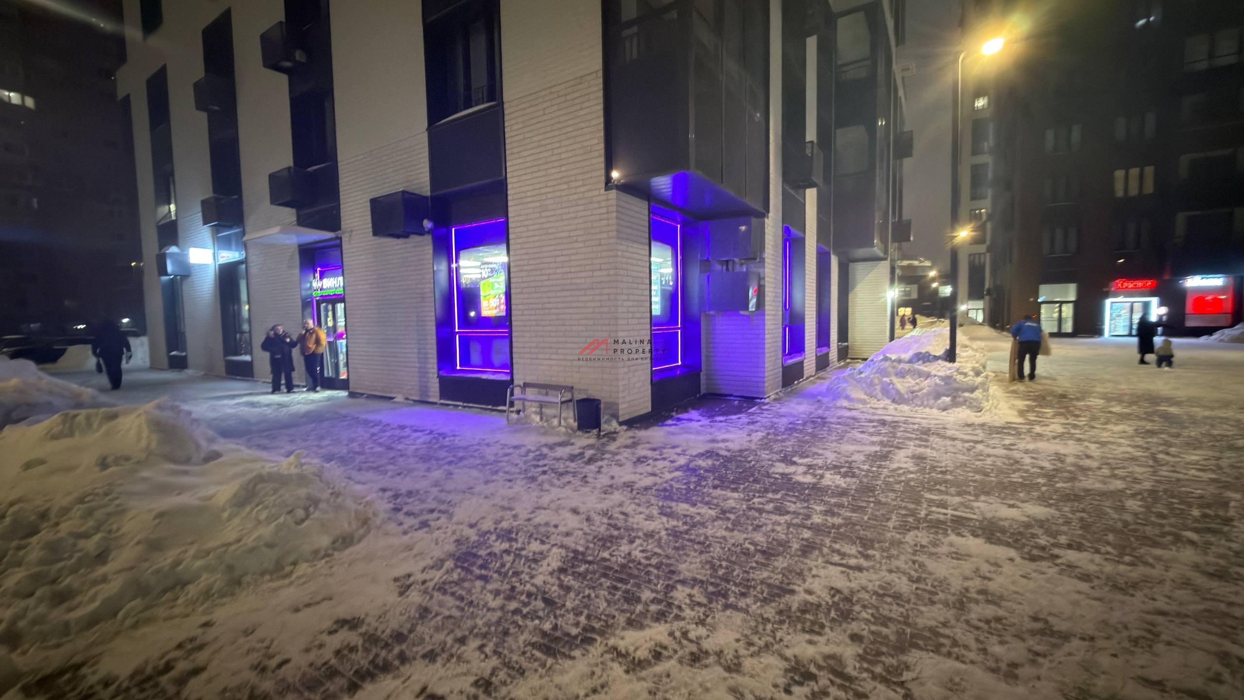 Продажа торгового помещения с арендатором "Винлаб" 