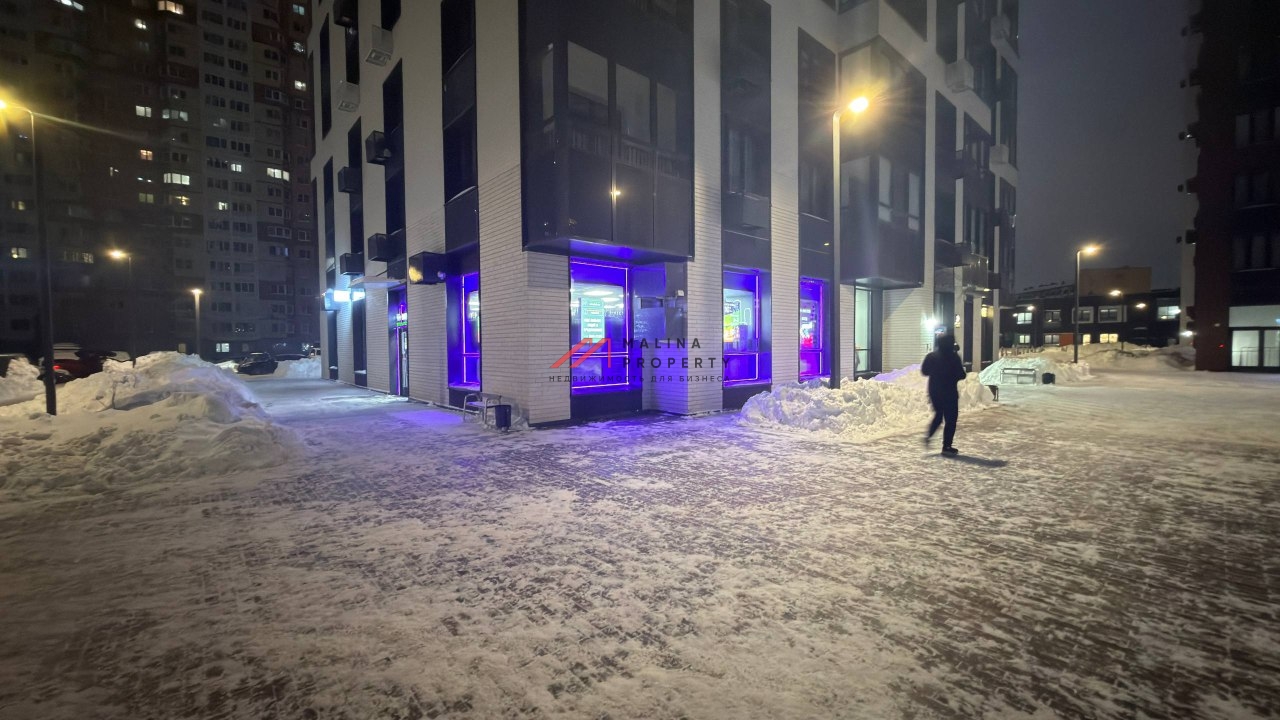 Продажа торгового помещения с арендатором "Винлаб" 