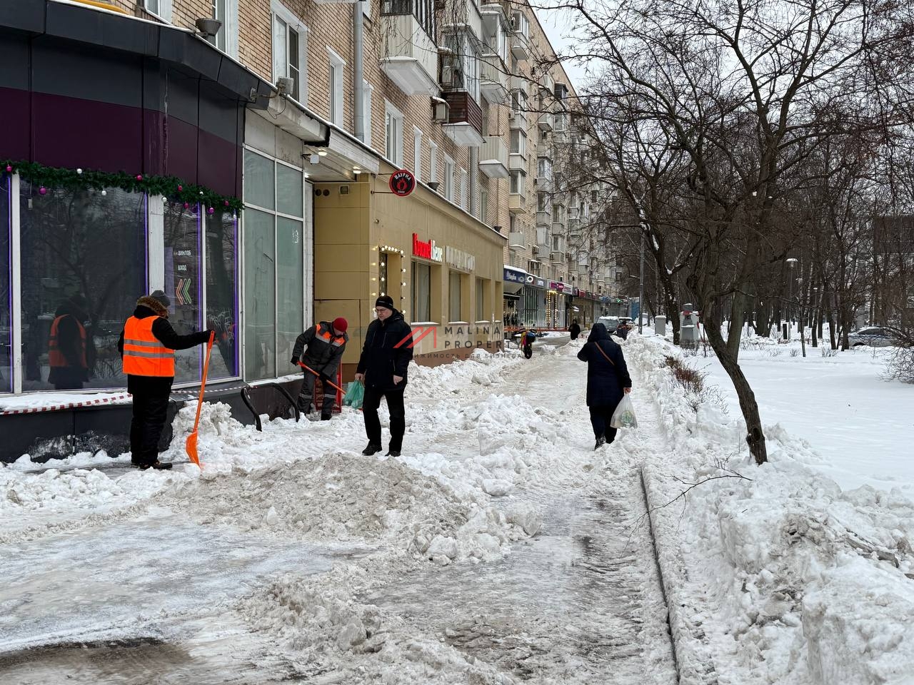 Продажа помещения с арендатором на Люсиновской улице 