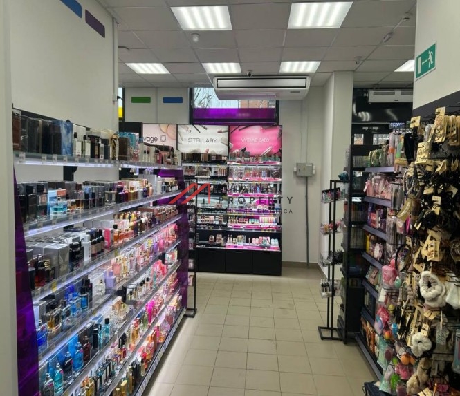 Продажа торгового помещения с арендатором Улыбка радуги