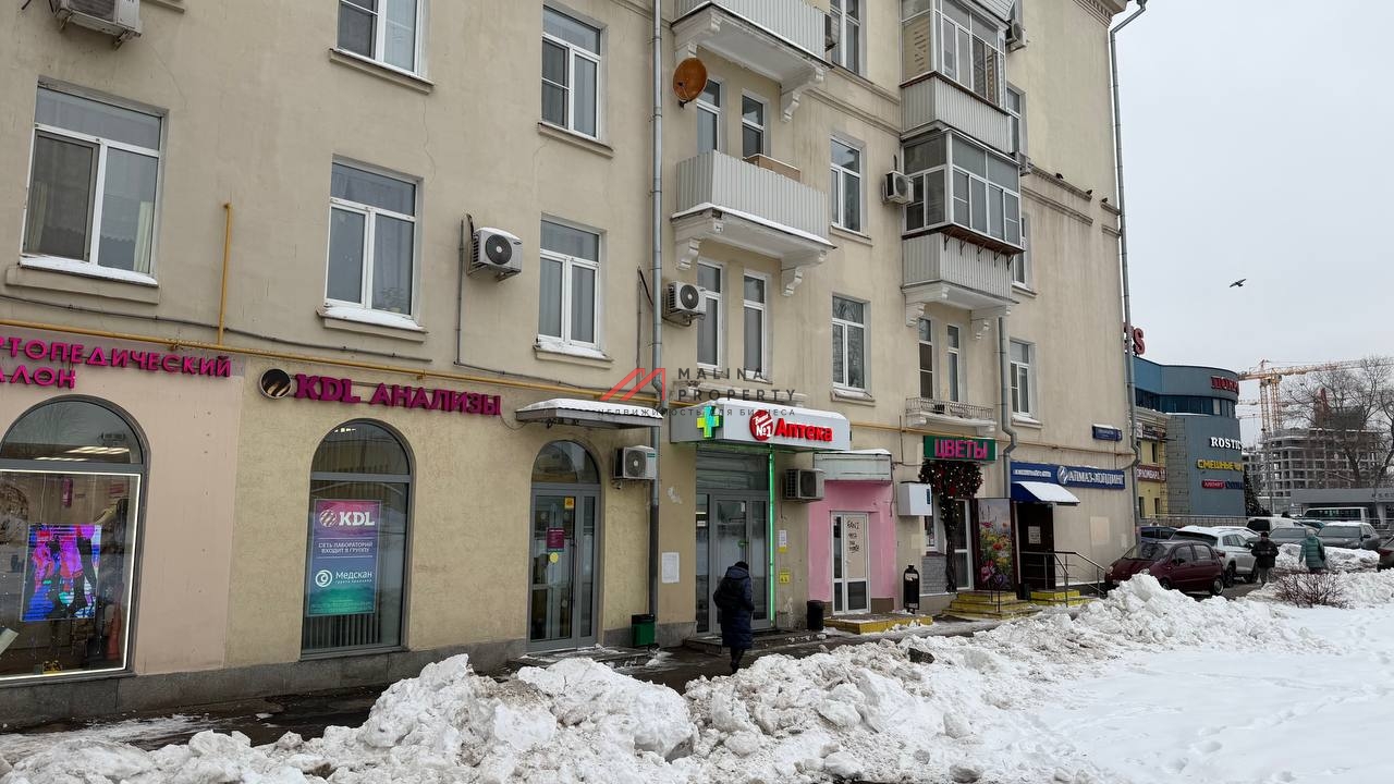 Продажа помещения с арендатором аптека у метро  Тушинская 