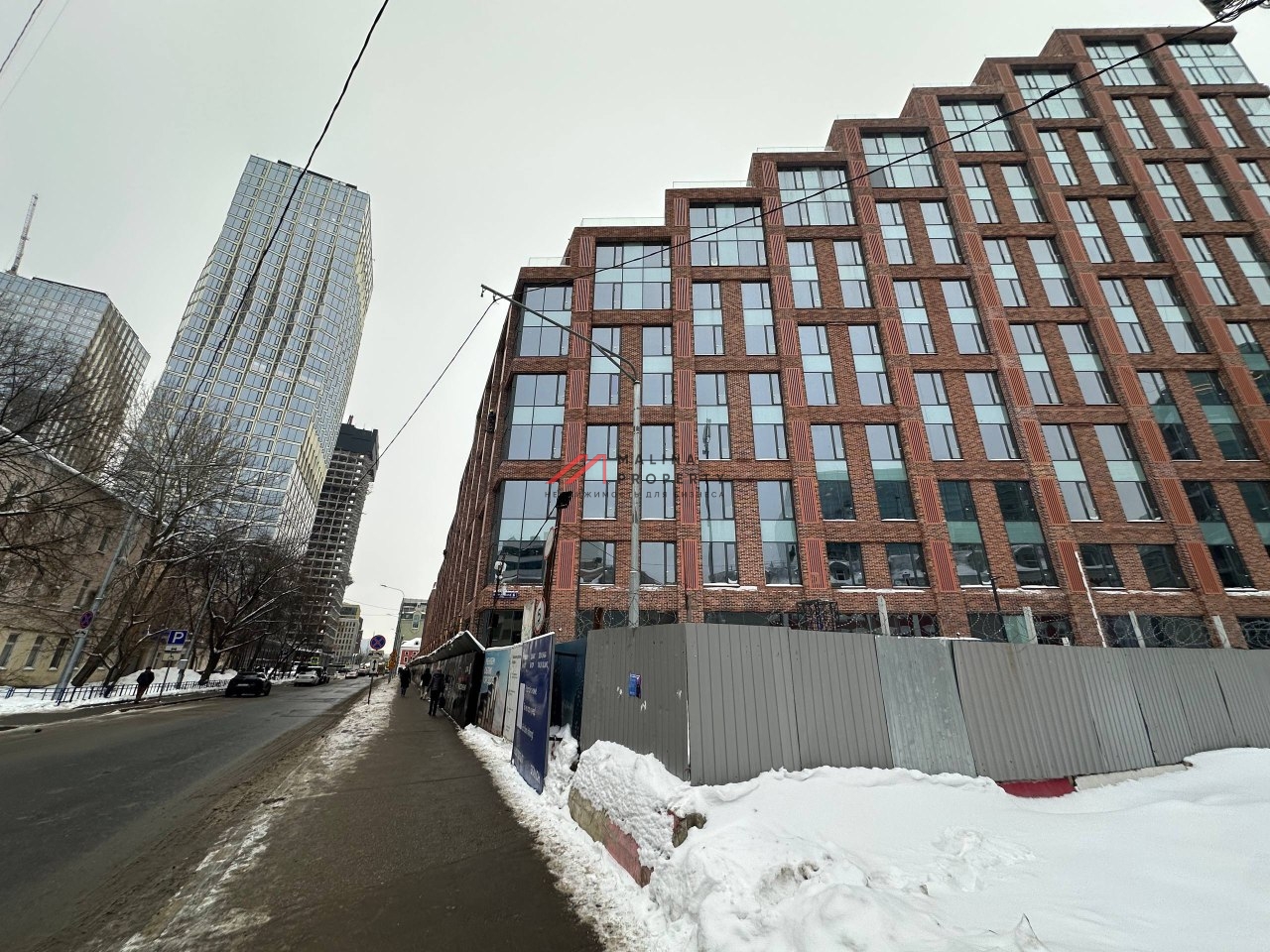 Продажа торгового помещения с арендатором в ЖК "Voxhall" 