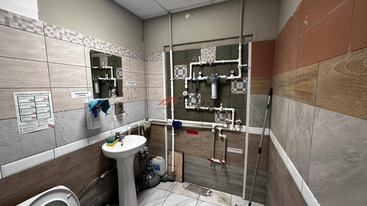 Продажа торгового помещения на Феодосийской