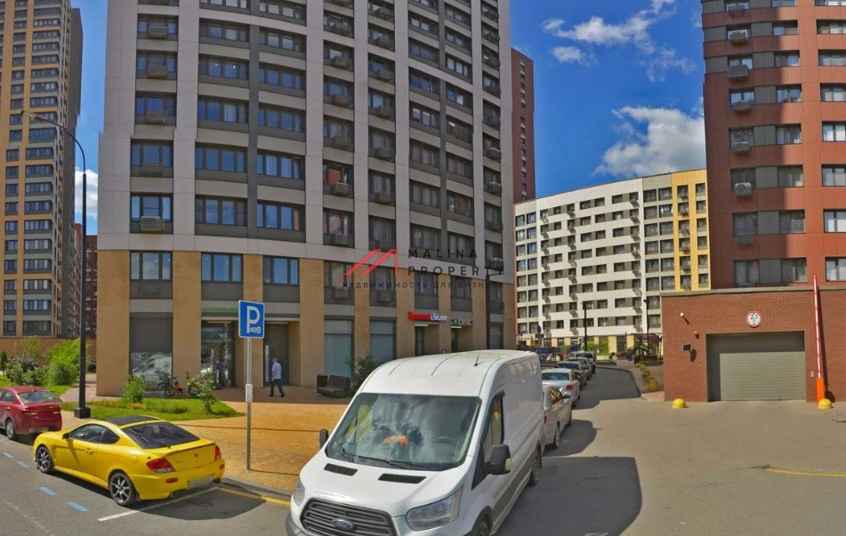 Продажа торгового помещения в ЖК "Сиреневый парк" 