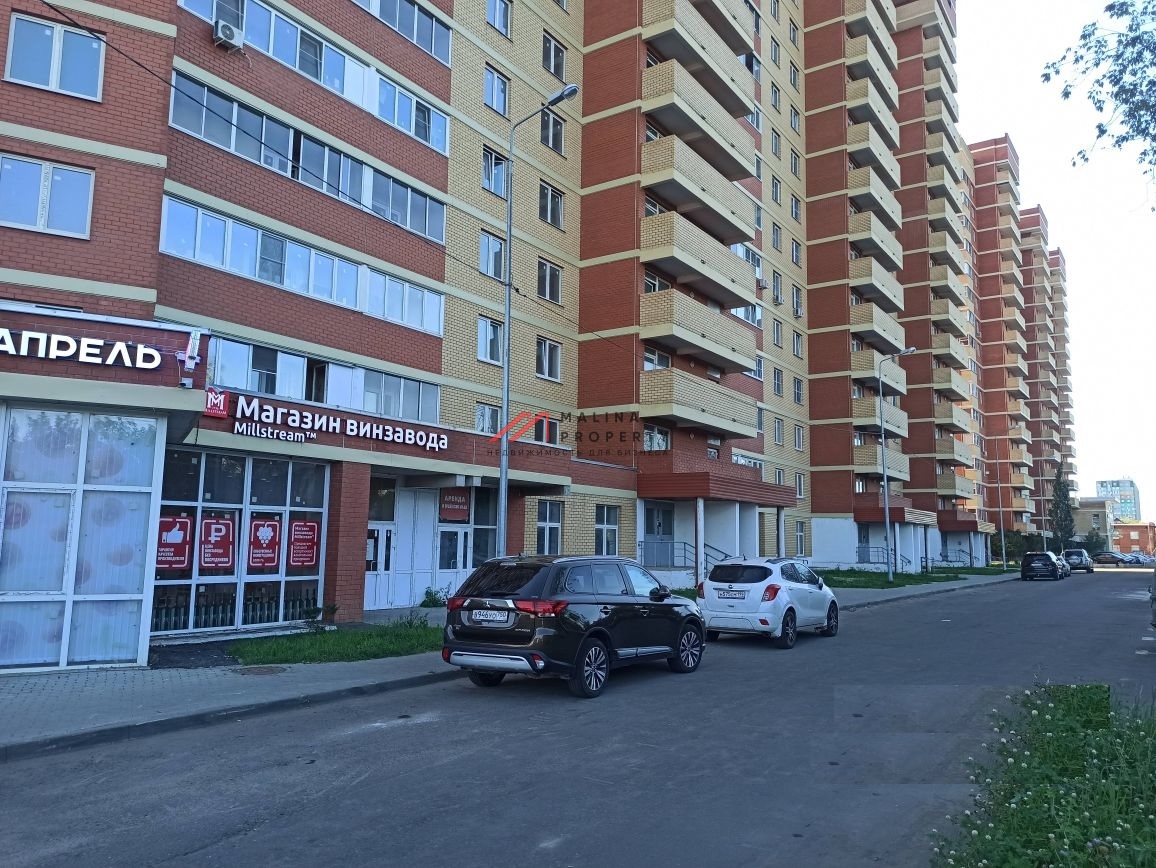 Продажа торгового помещения в новом доме 