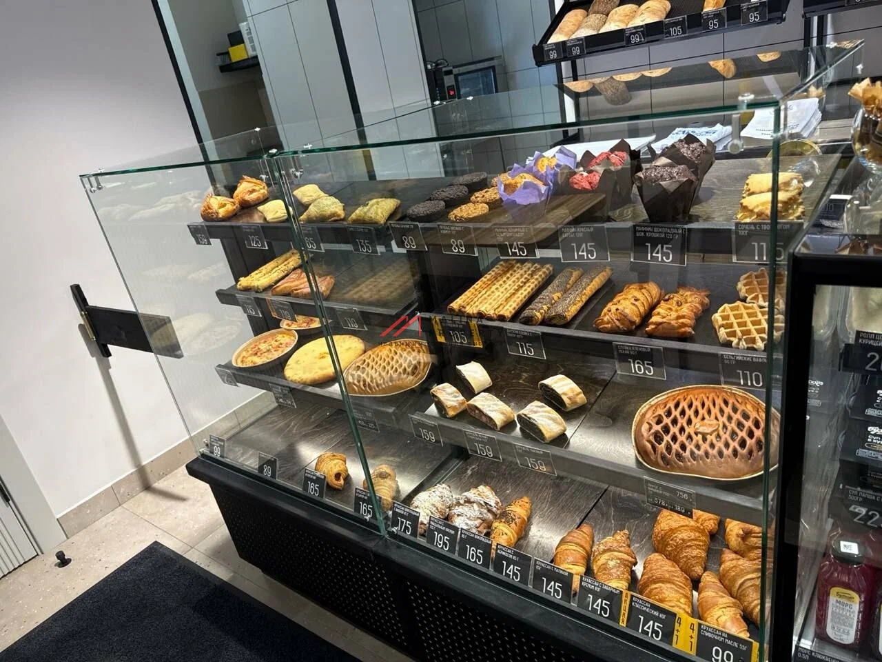 Продажа коммерческого помещения на Амурской с арендаторами