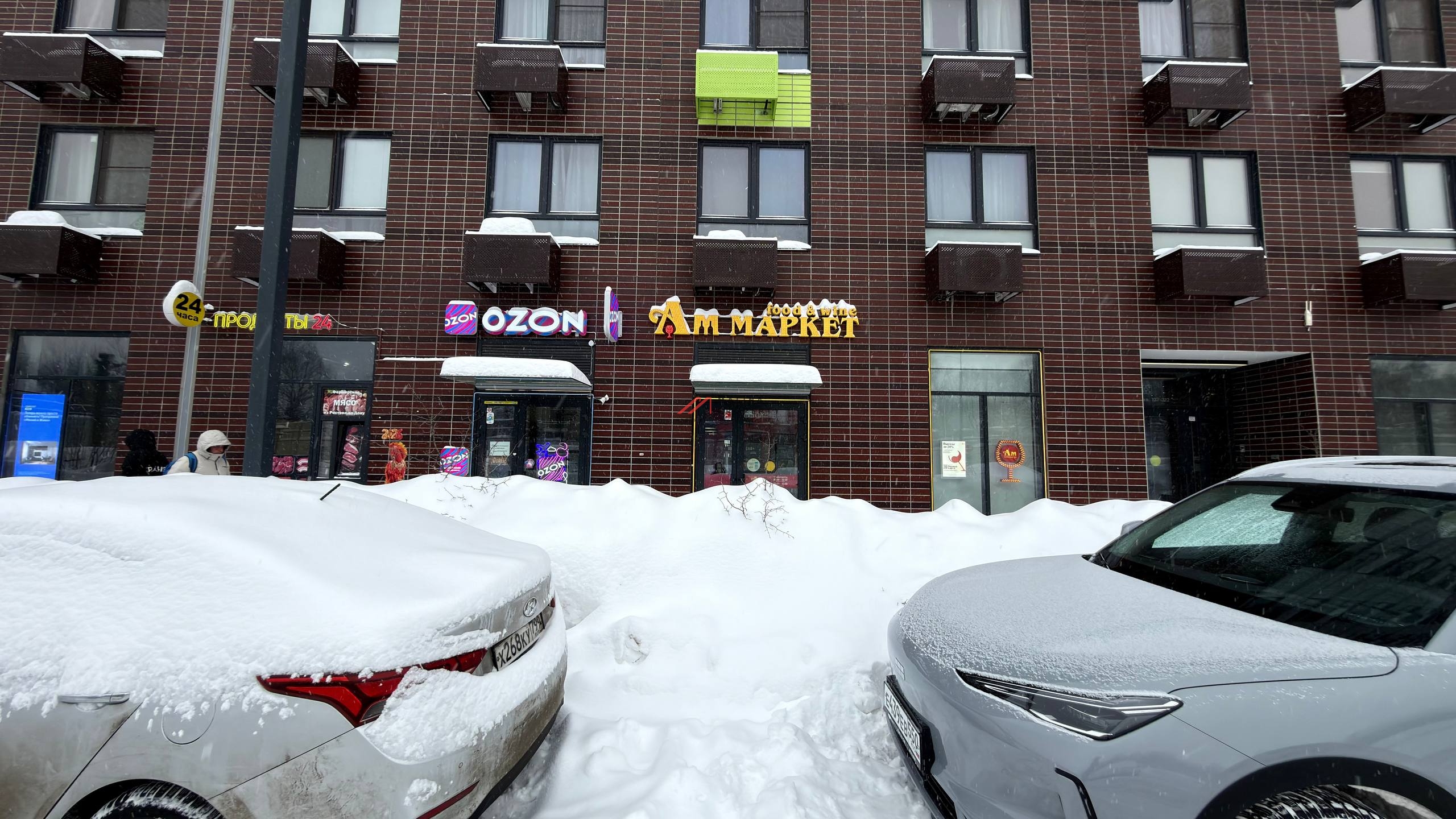 Продажа помещения в ЖК "Бунинские луга" с арендатором