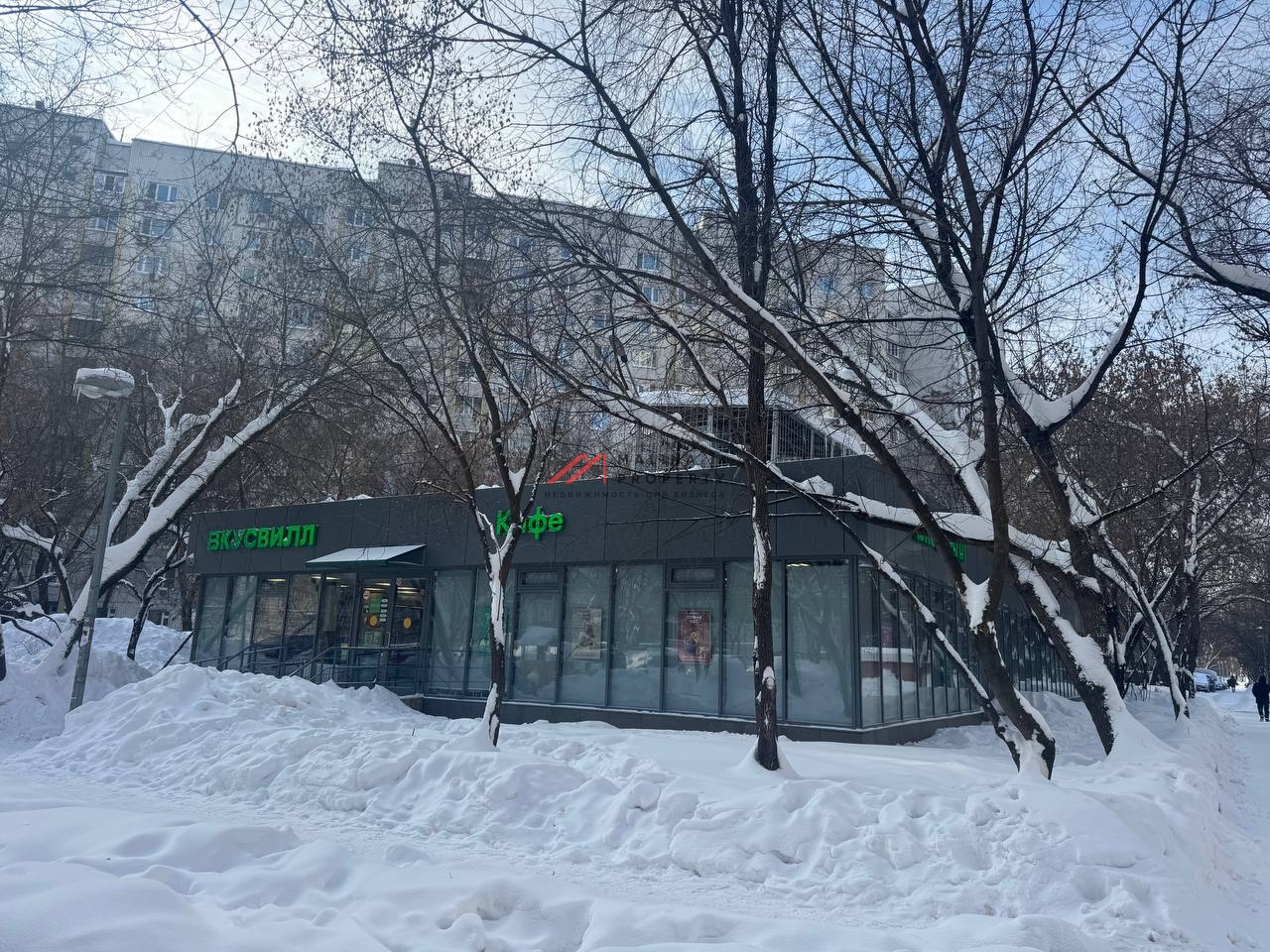 Продажа торгового здания с арендаторами 