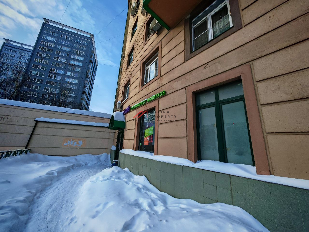 Продажа помещения с магазином "Винлаб" на Ленинградском шоссе