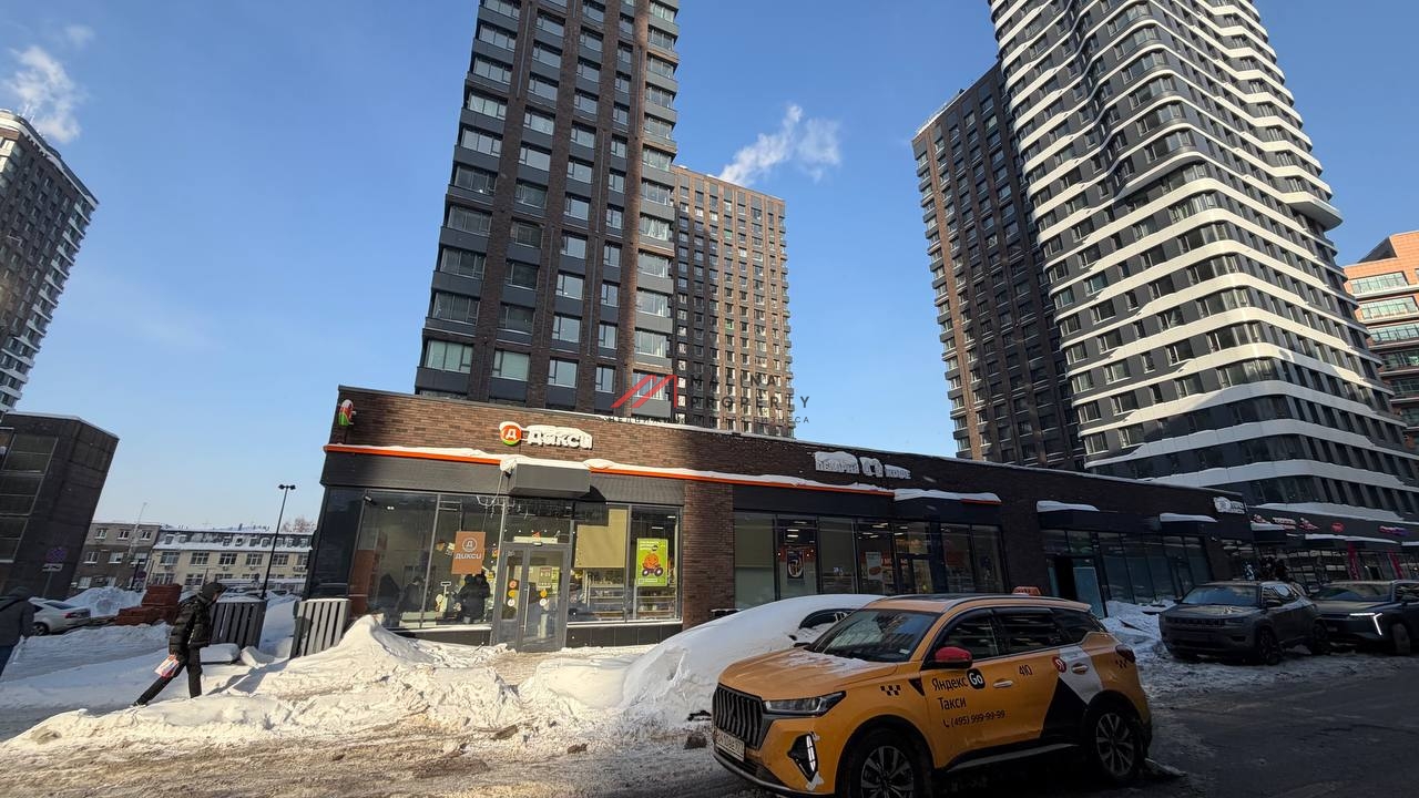 Продажа торгового помещения с арендатором Дикси 