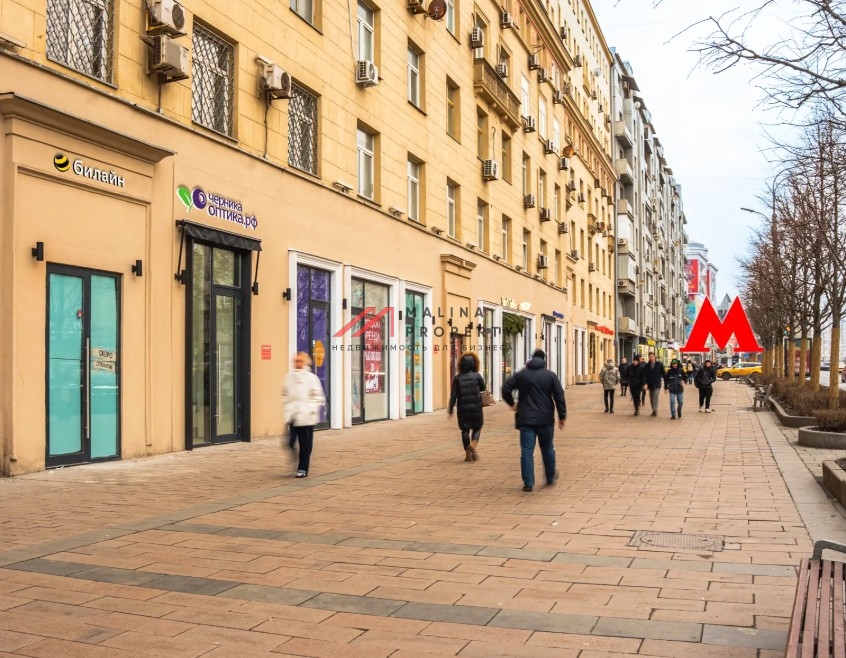 Продажа помещения на Земляном Валу с салоном оптики 