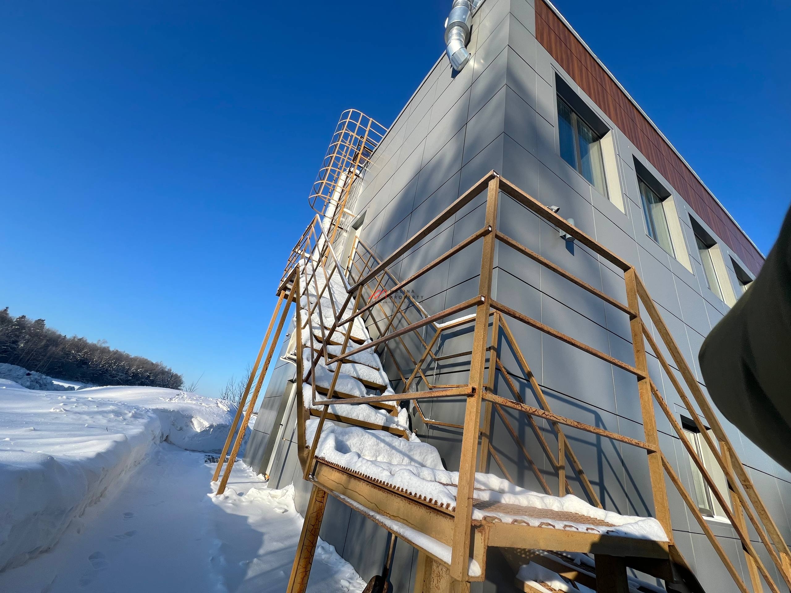 Продажа торгового здания в поселке Горки