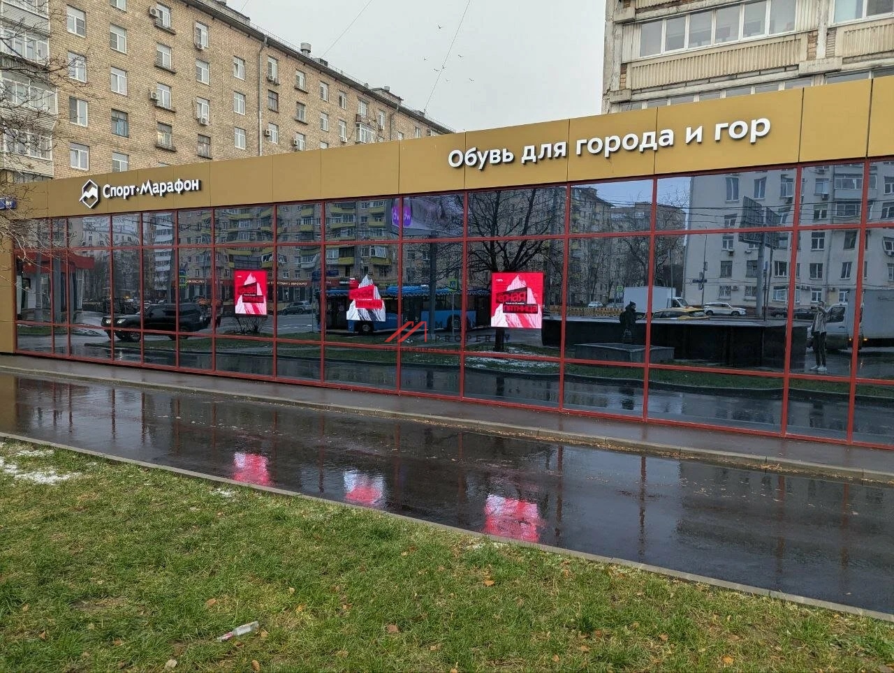 Продажа помещения с арендатором у метро Автозаводская 