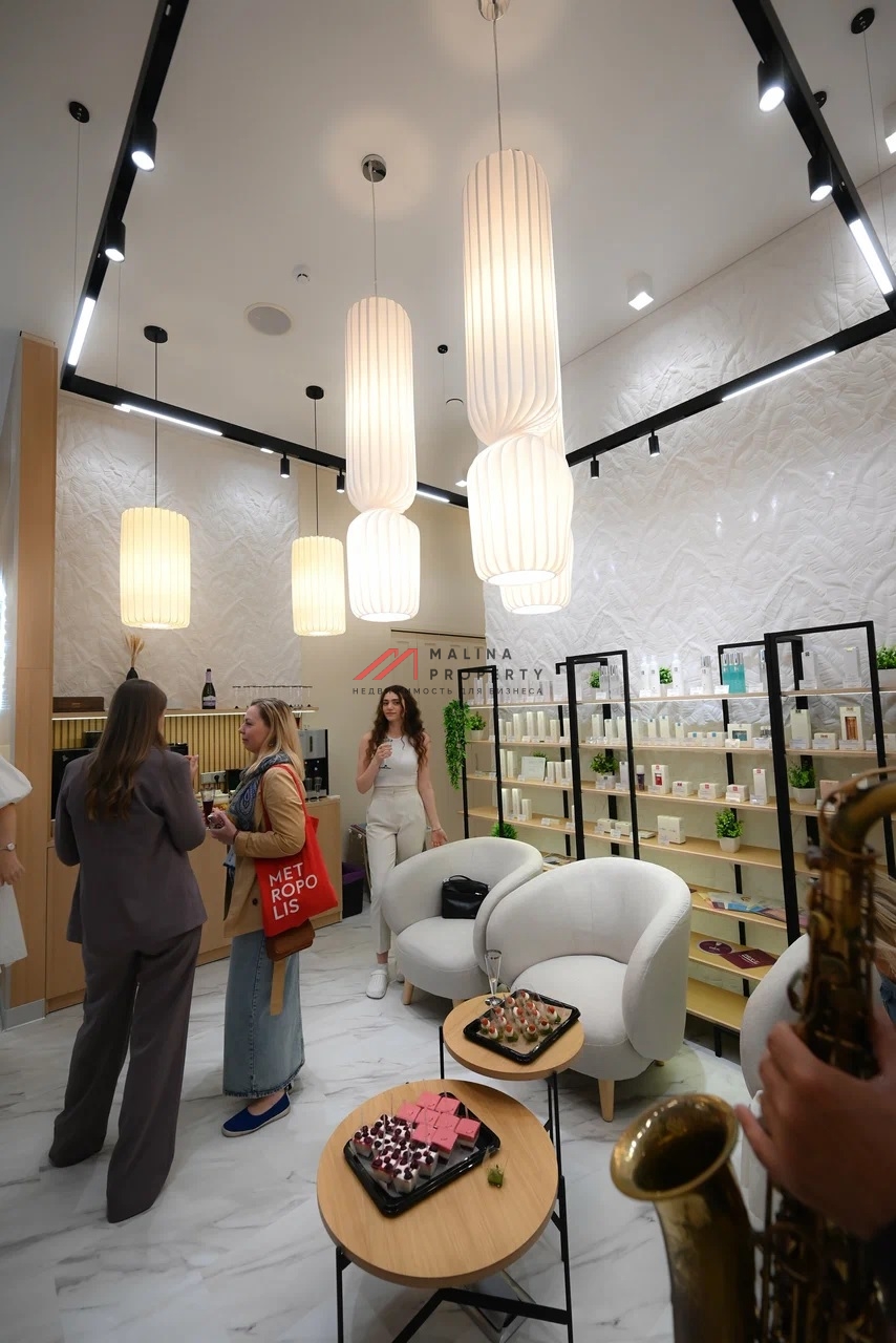 Продажа торгового помещения в новом доме