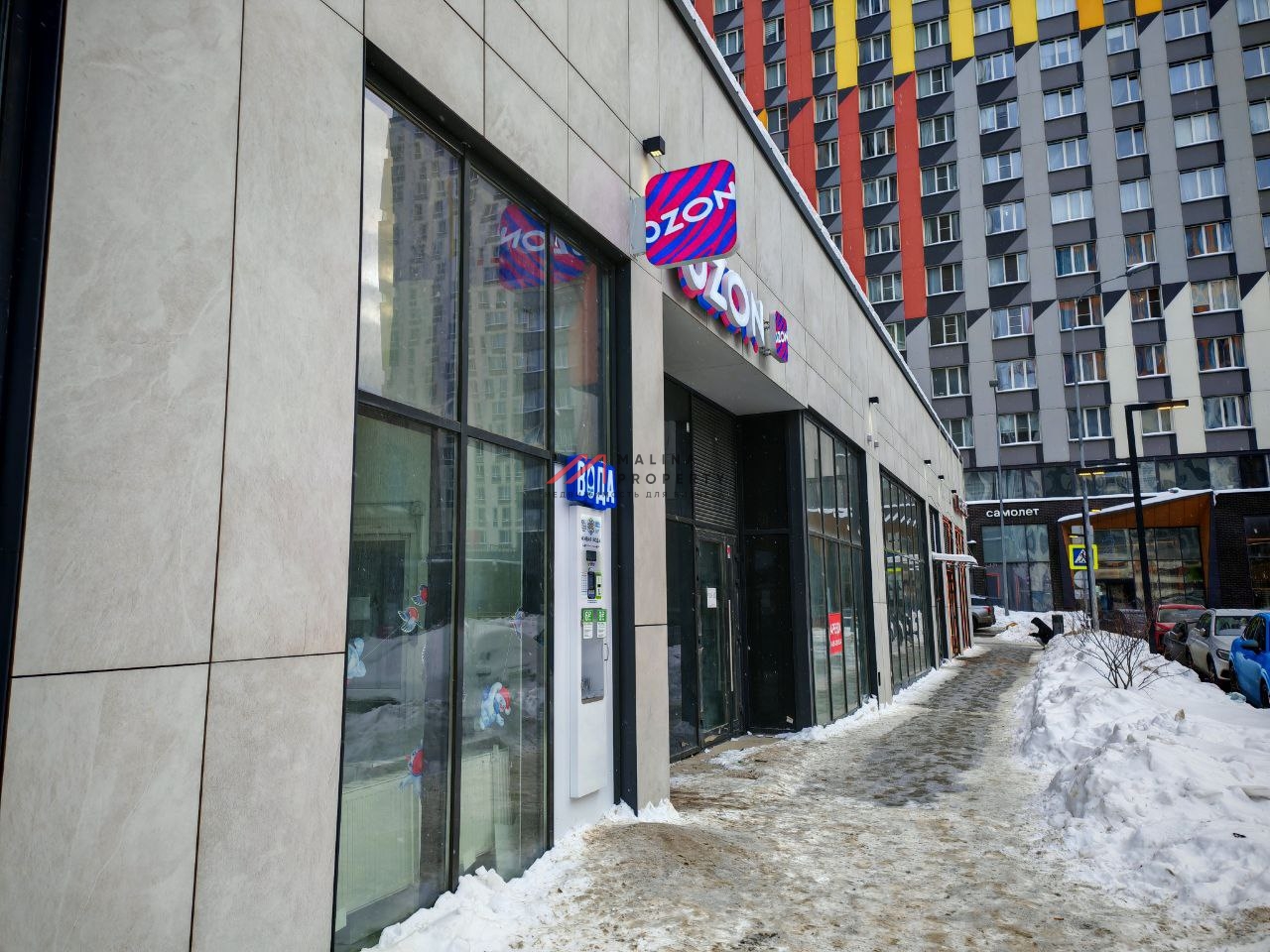 Продажа торгового помещения в ЖК Спутник