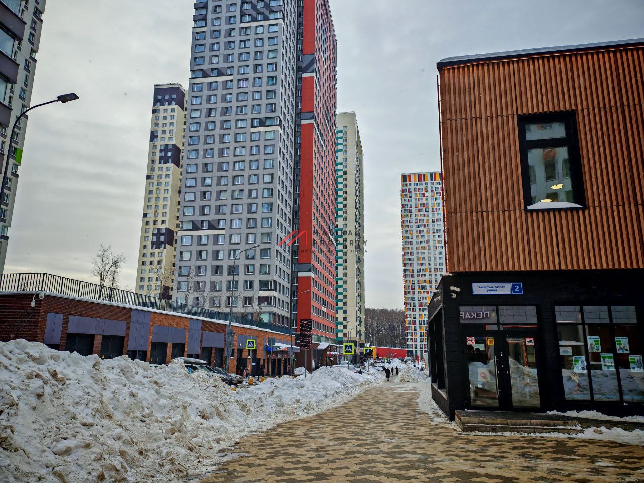 Продажа торгового помещения в ЖК Спутник