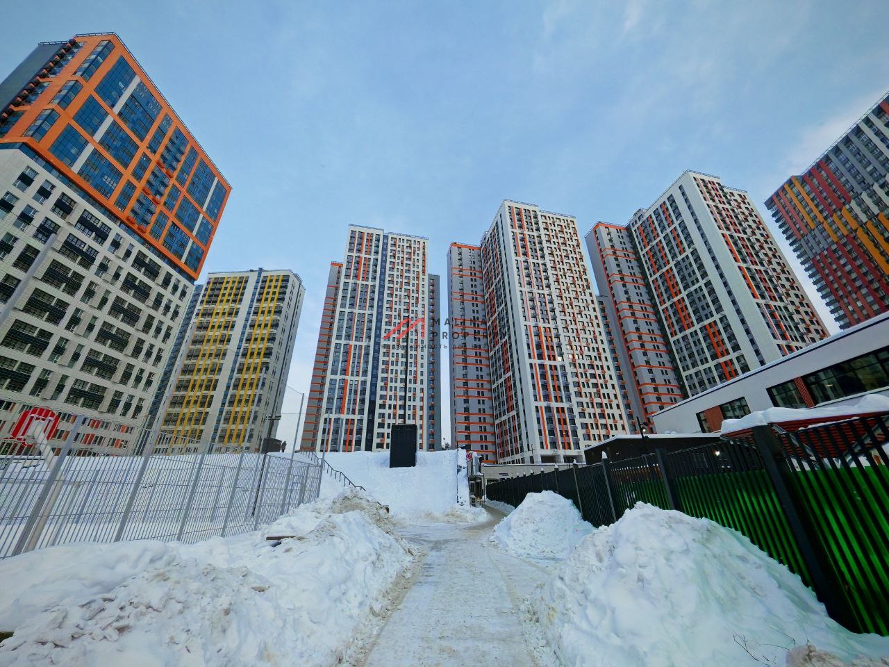 Продажа торгового помещения в ЖК Спутник