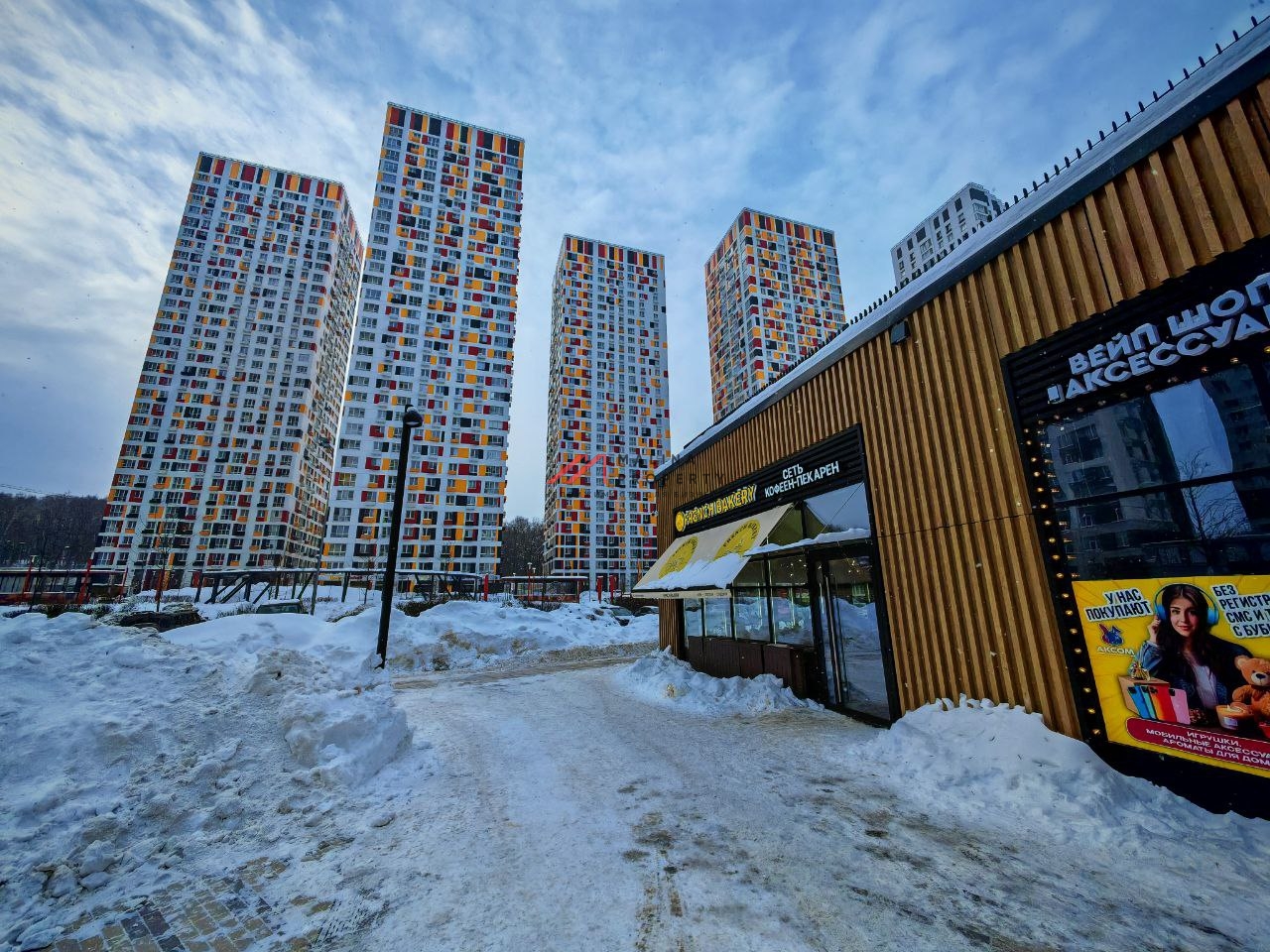 Продажа торгового помещения в ЖК Спутник