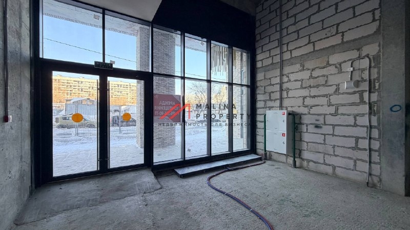 Аренда торгового помещения в ЖК "EVER-2". 1-я линия