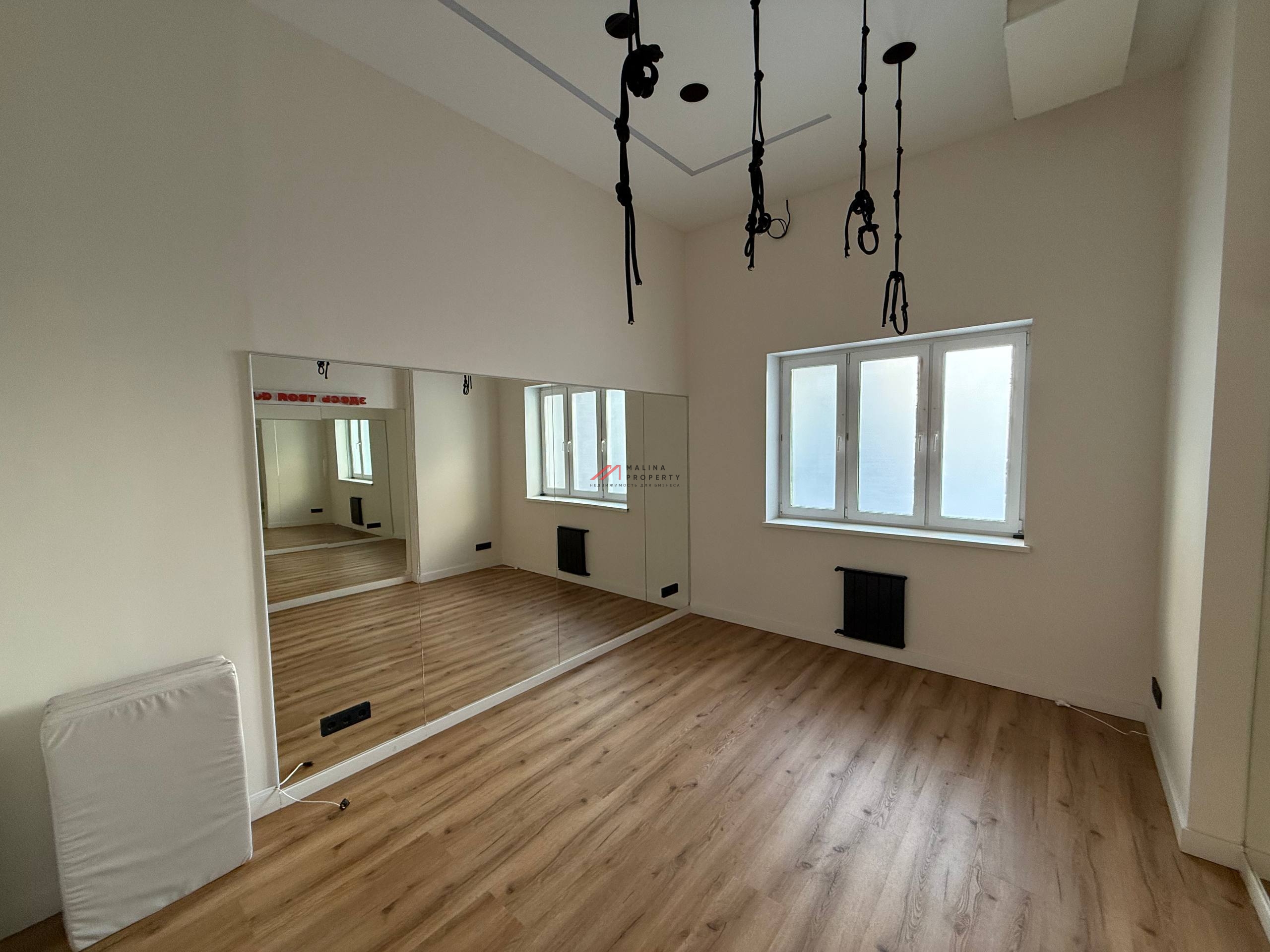 Продажа помещения с арендатором фитнес клуб Aura