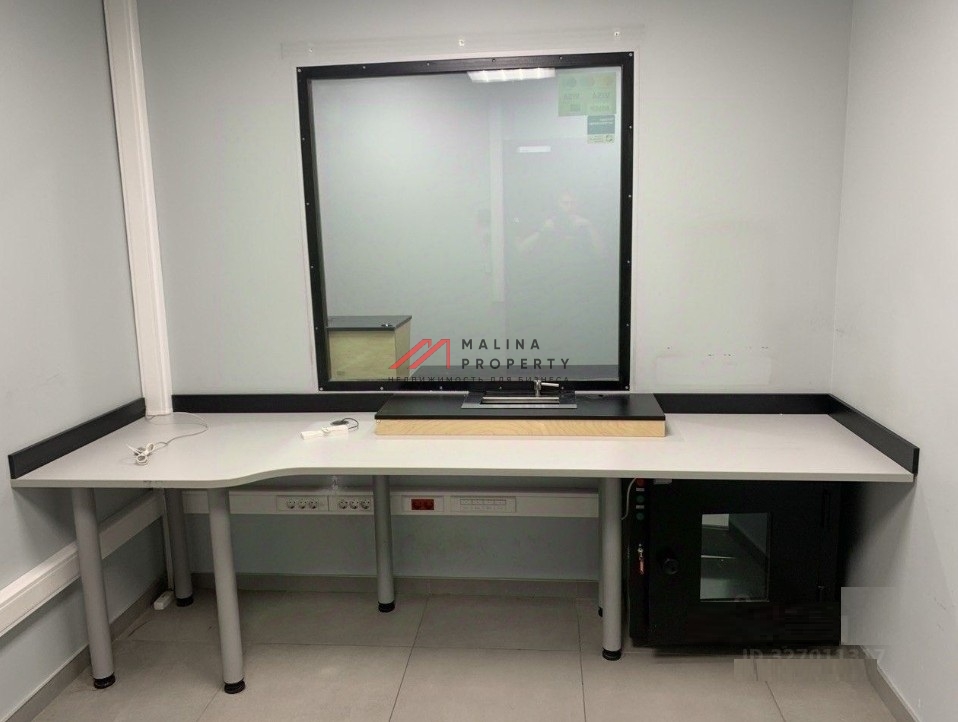 Продажа торгового помещения в БЦ ОКО II