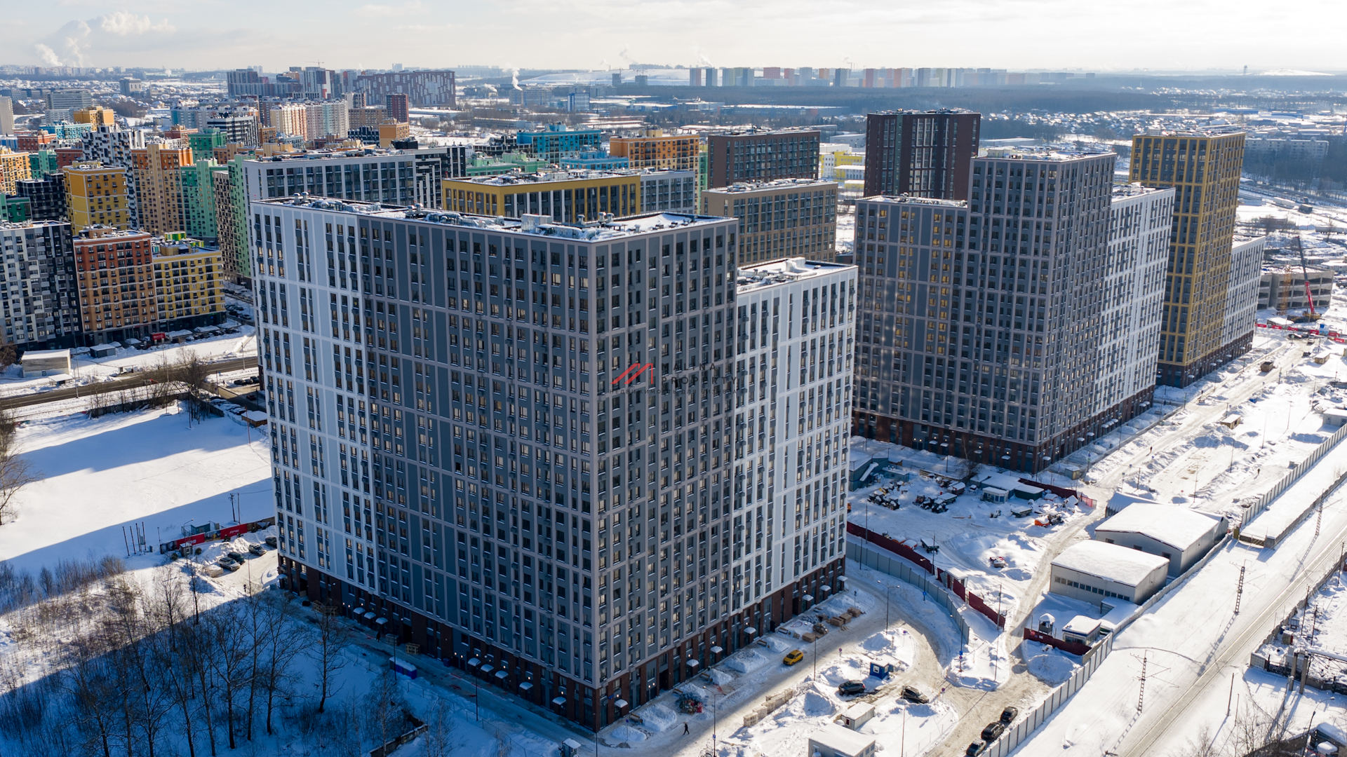 Продажа торгового помещения в ЖК Лучи-2