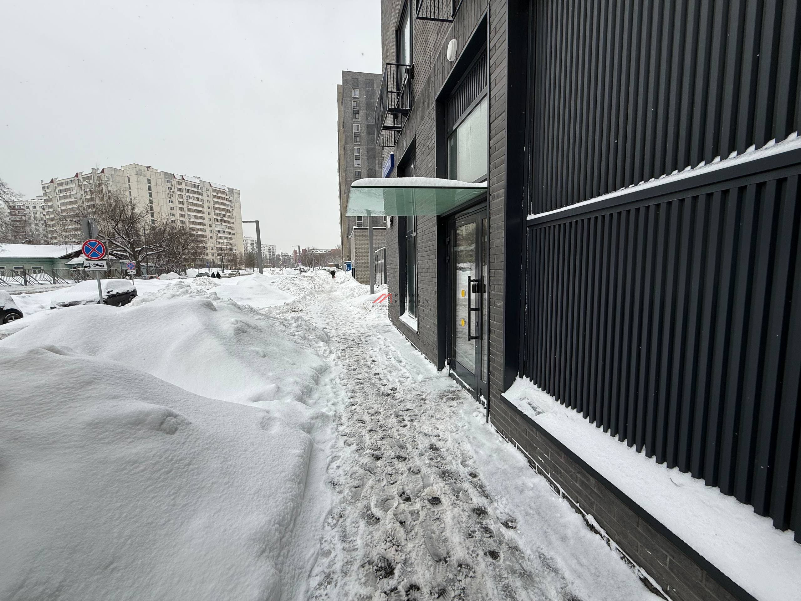 Продажа торгового помещения с арендатором Винлаб 