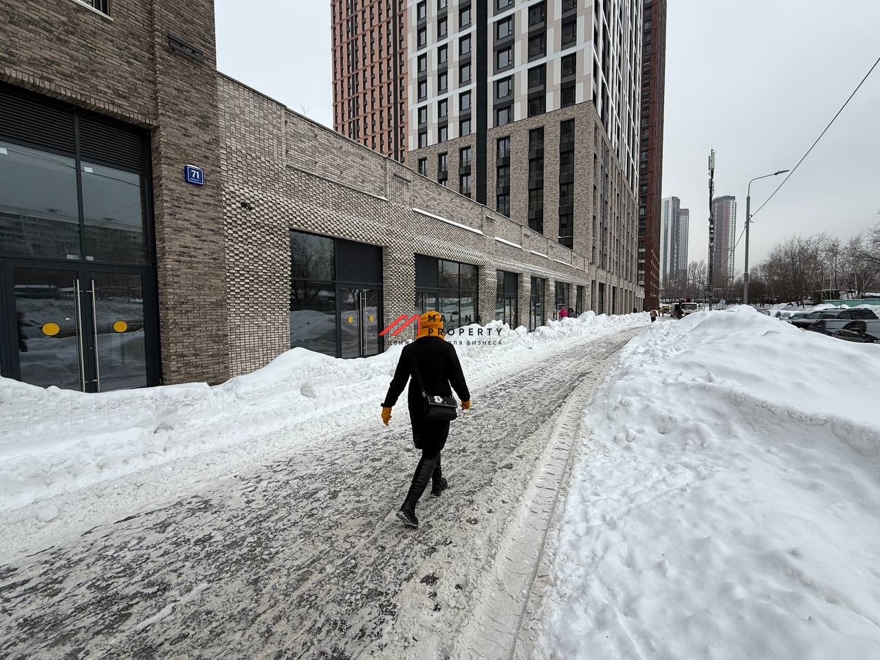 Аренда торгового помещения в ЖК "EVER-2" на 1-й линии