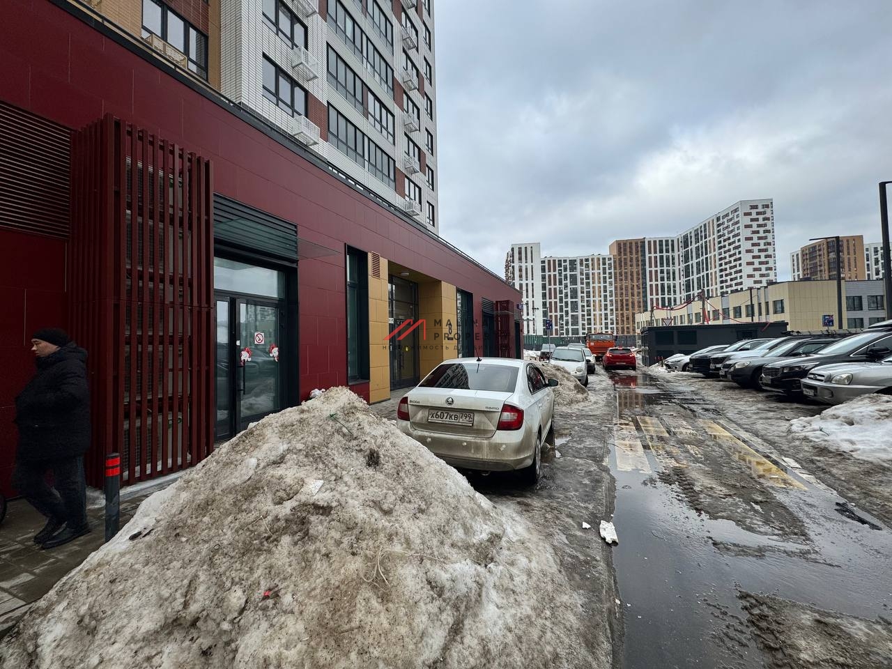 Продажа помещения с арендатором Самокат в ЖК "Южная Битца"