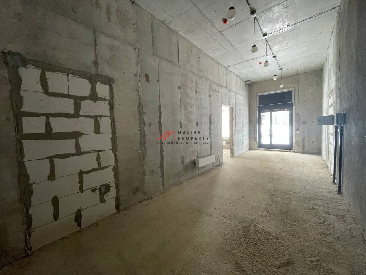 Аренда углового помещения в центре ЖК "Никольские Луга" 