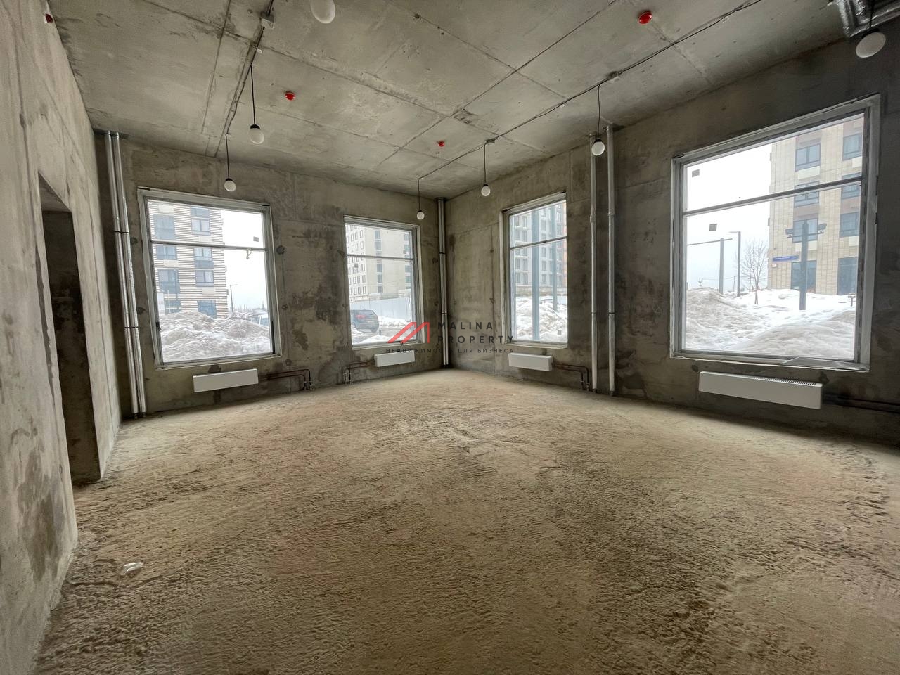 Аренда углового помещения в центре ЖК "Никольские Луга" 