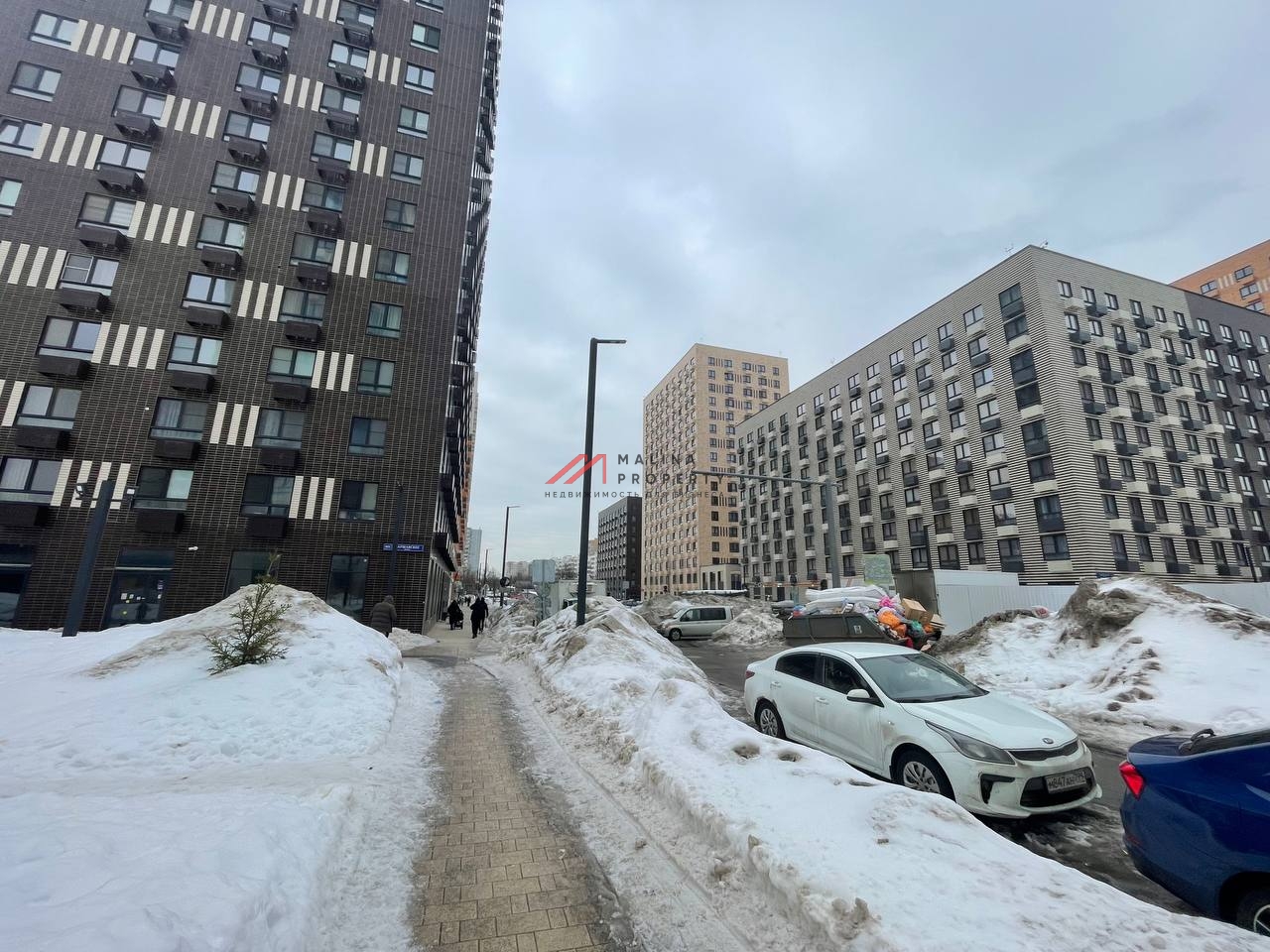 Аренда углового помещения в центре ЖК "Никольские Луга" 