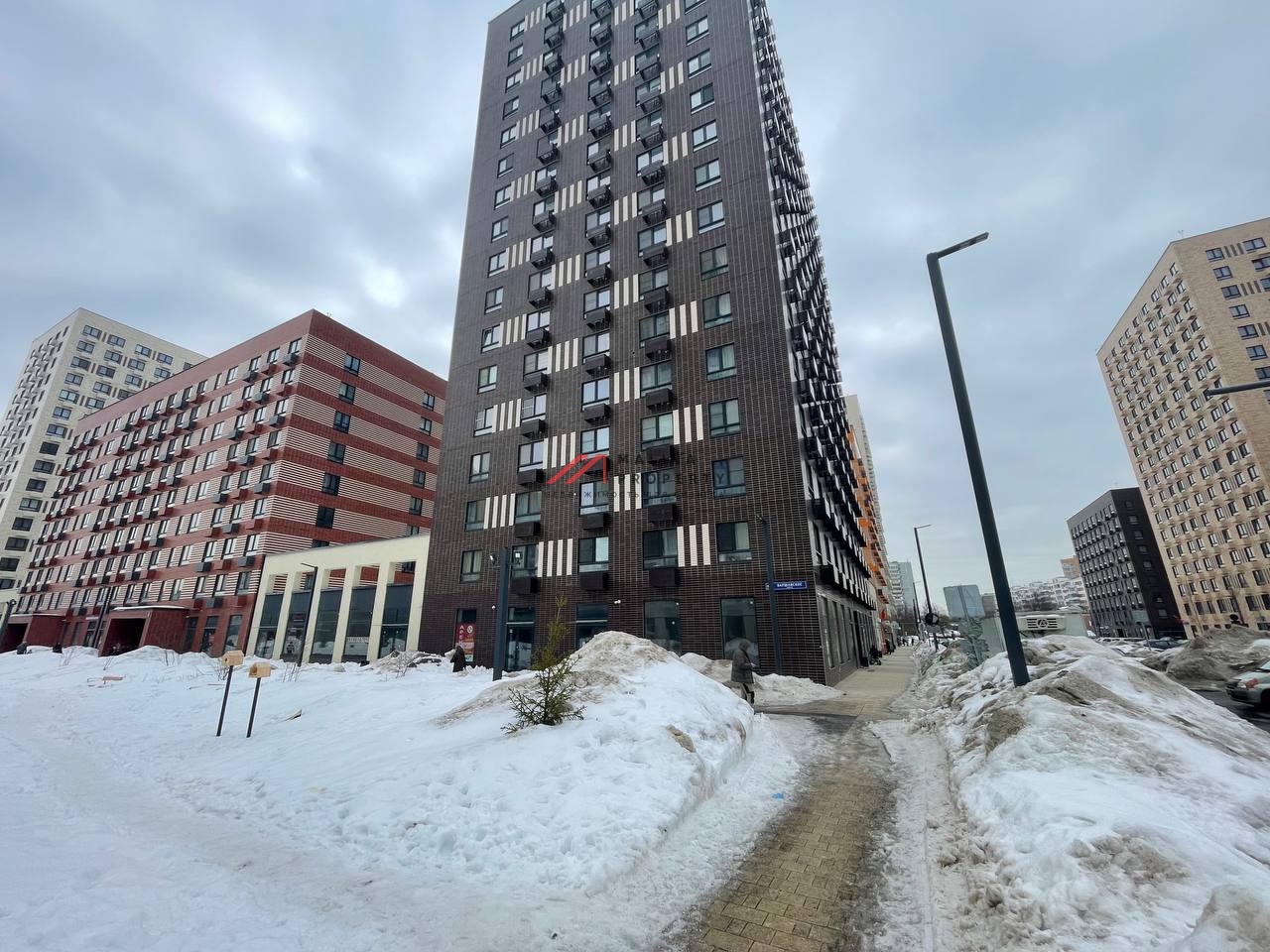 Аренда углового помещения в центре ЖК "Никольские Луга" 