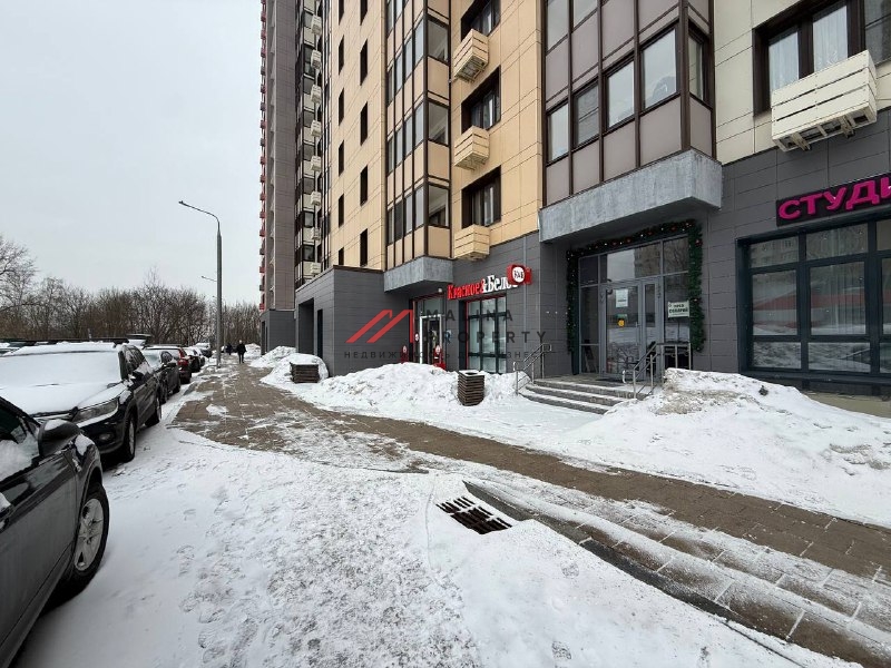 Продажа помещения с арендатором Красное и Белое