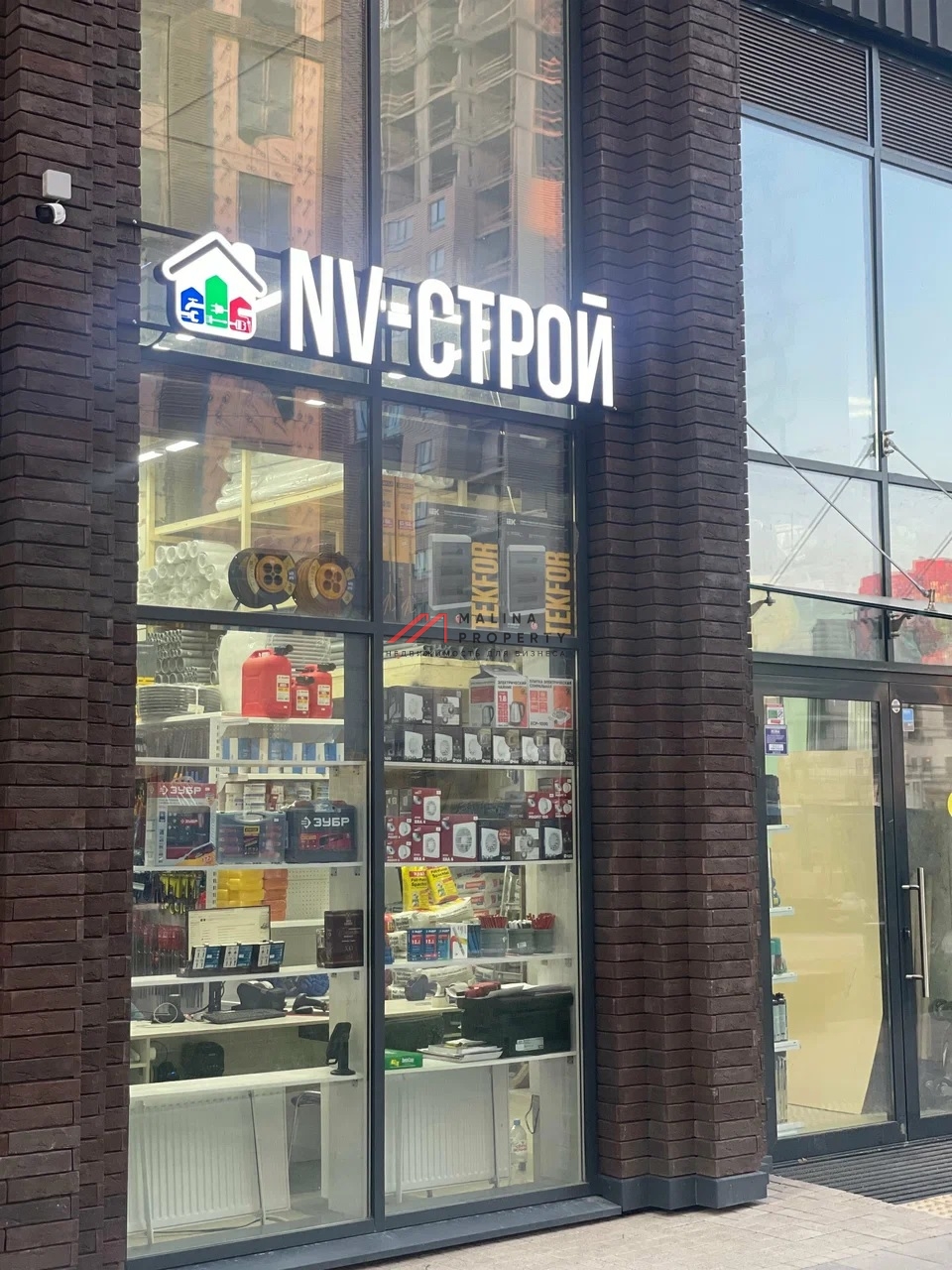 Продажа торгового помещения в ЖК " АйЛав" на Годовикова 