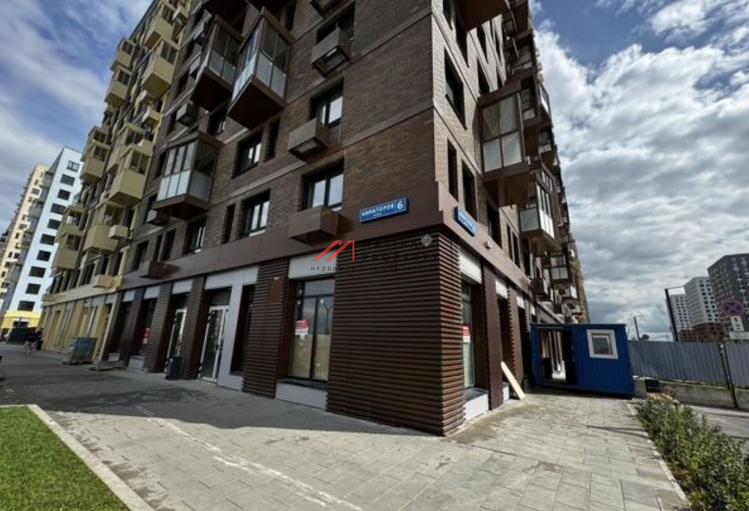 Аренда  угловое помещения помещение под кафе в "Горки парк" 